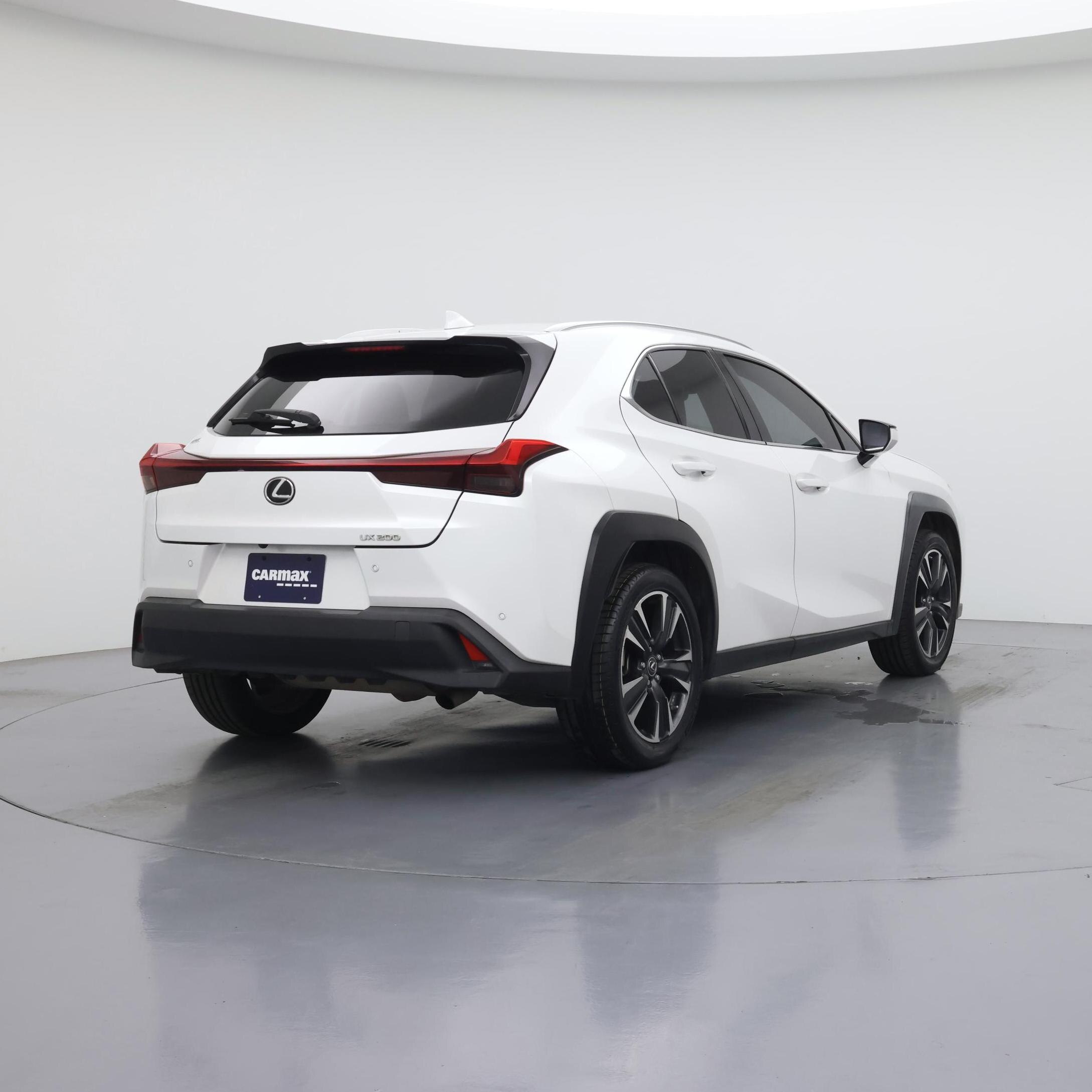 Thumbnail: 2021 Lexus UX - 8