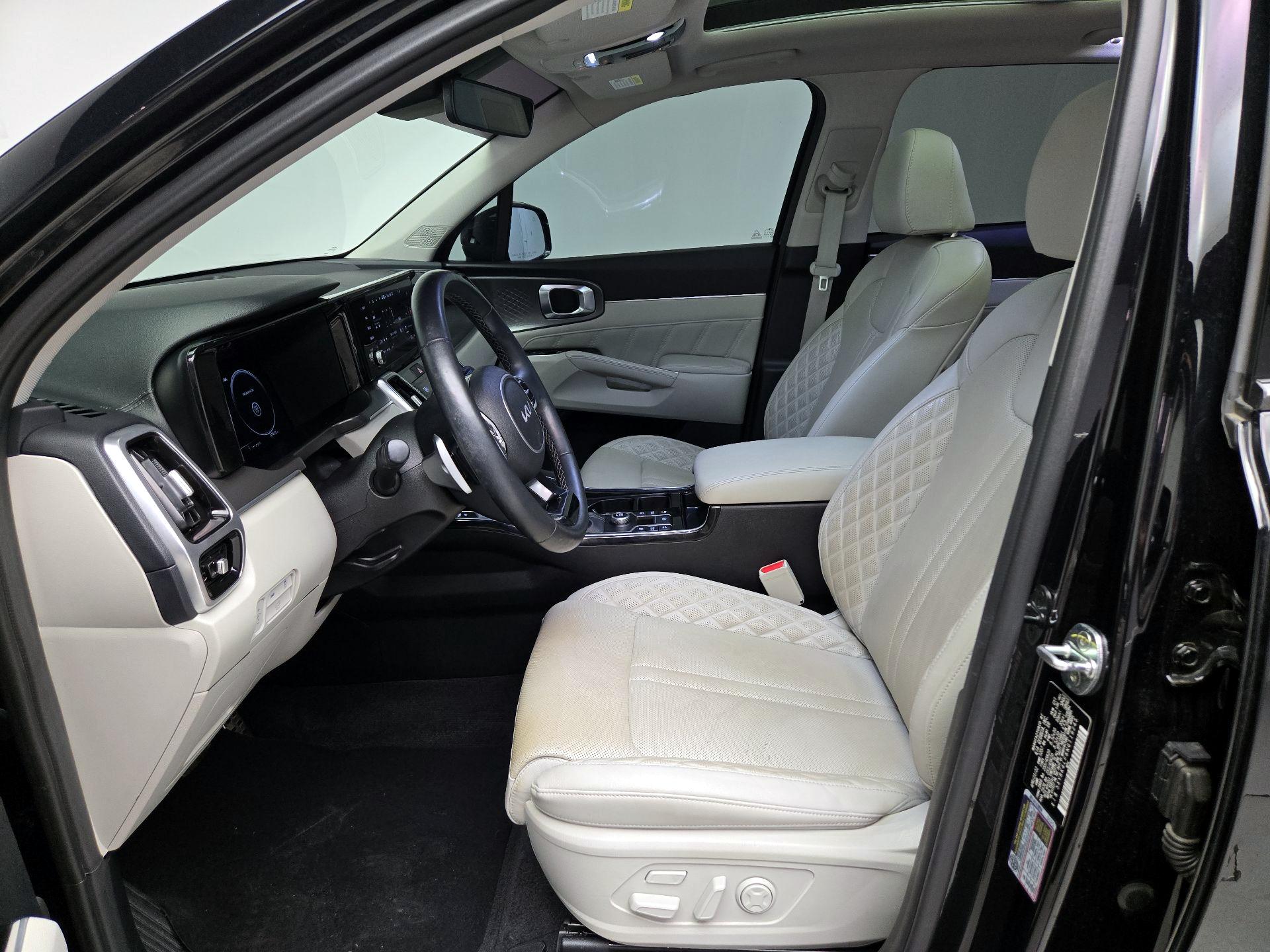 Thumbnail: 2022 Kia Sorento - 11