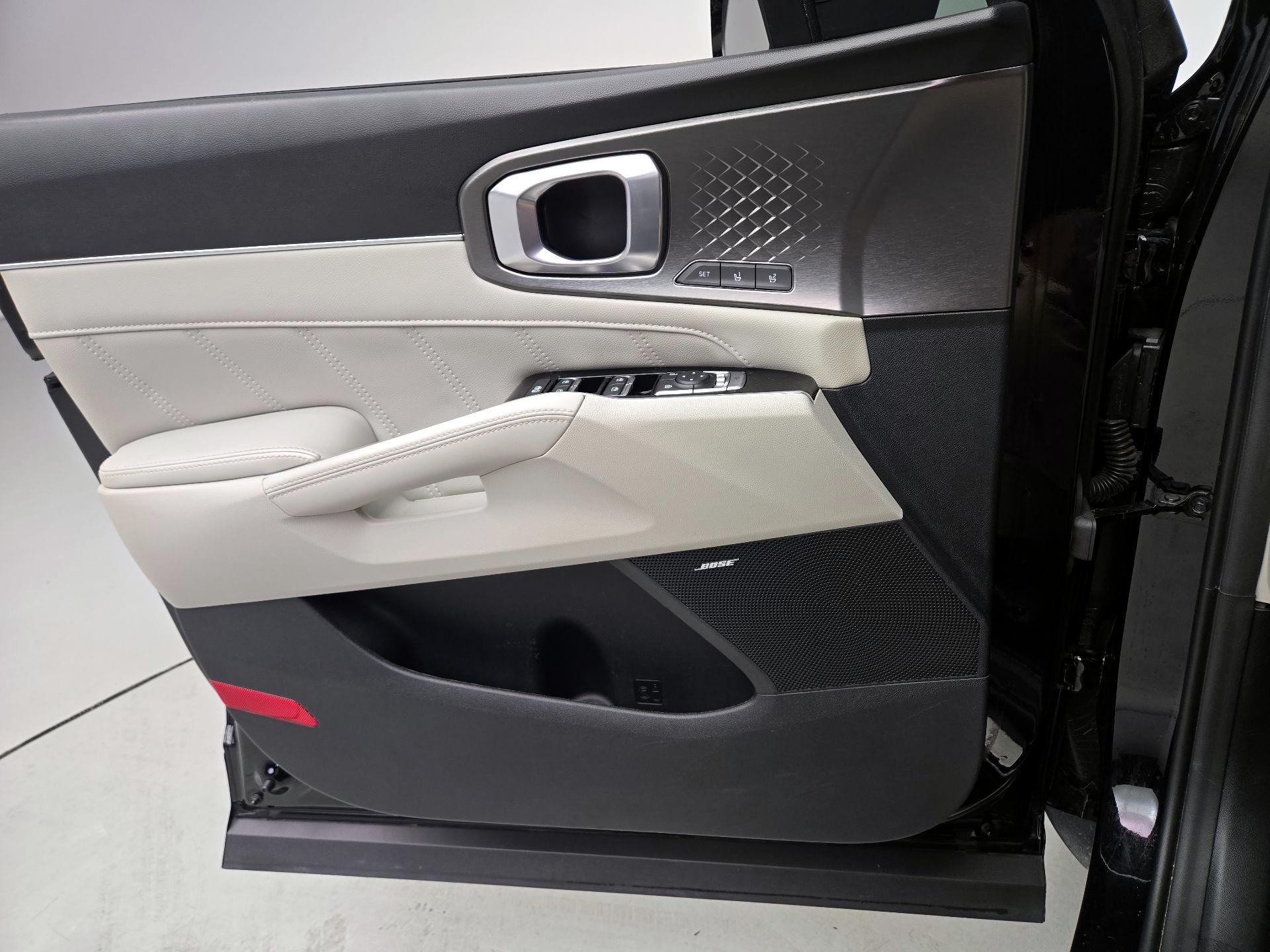 Thumbnail: 2022 Kia Sorento - 12