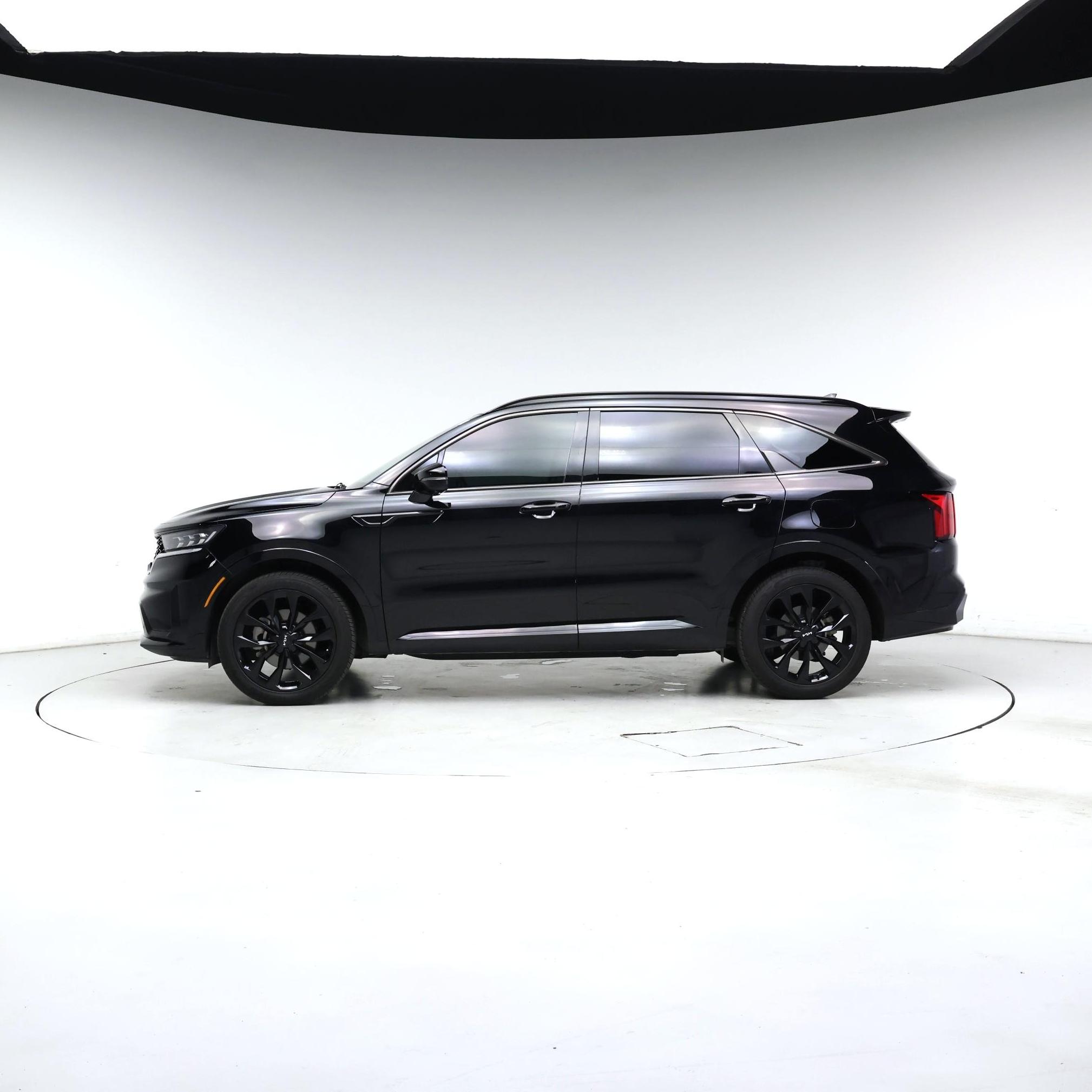 Thumbnail: 2022 Kia Sorento - 3