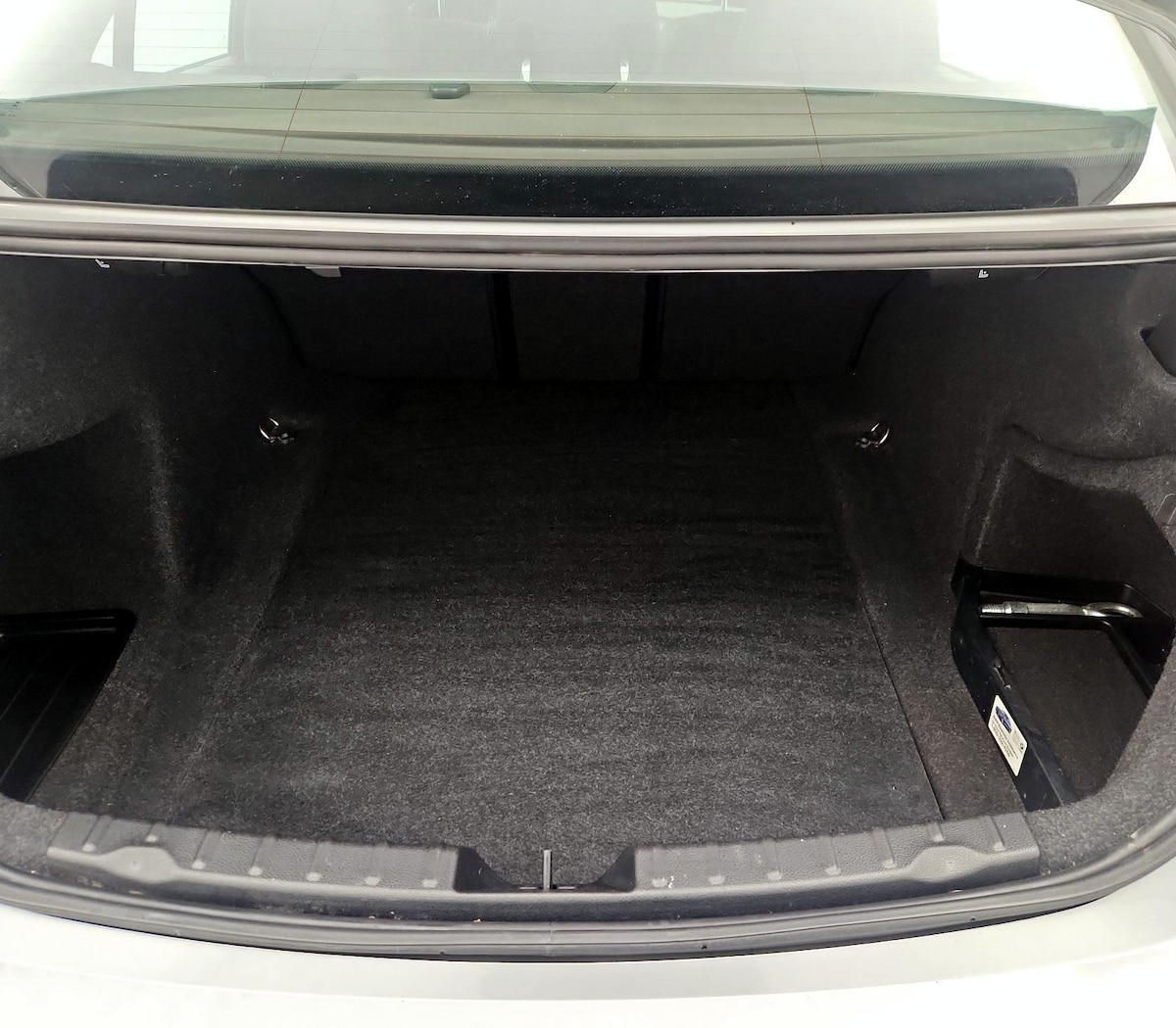 Trunk/Cargo (Seats Up)