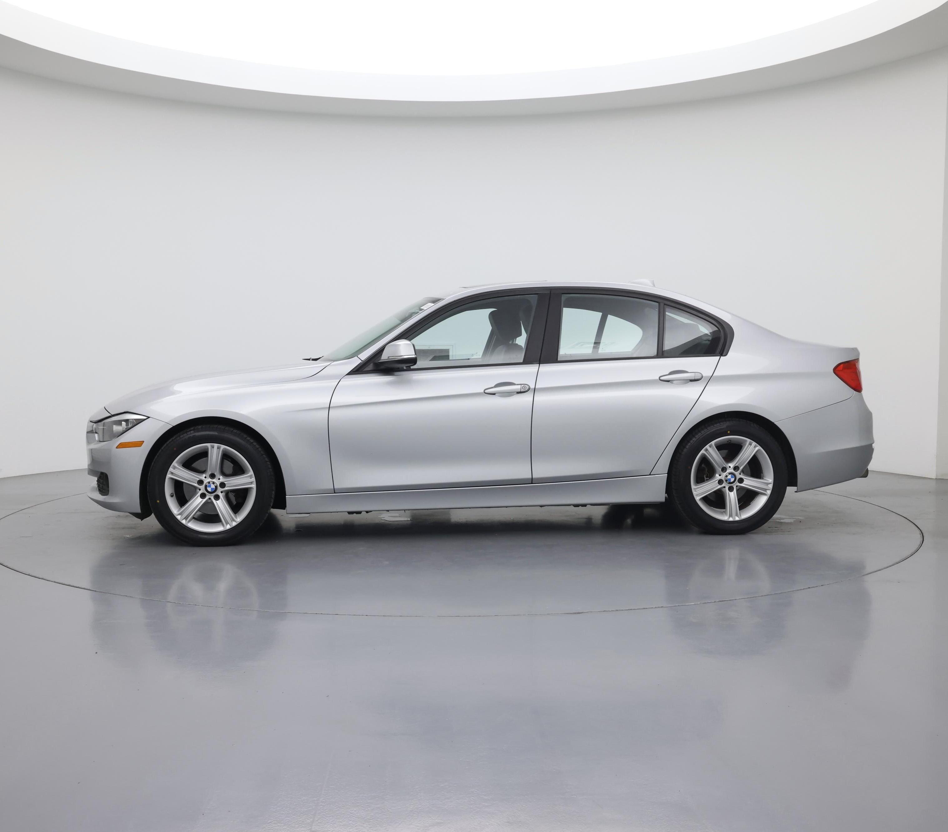 Thumbnail: 2015 BMW 3 Series - 3