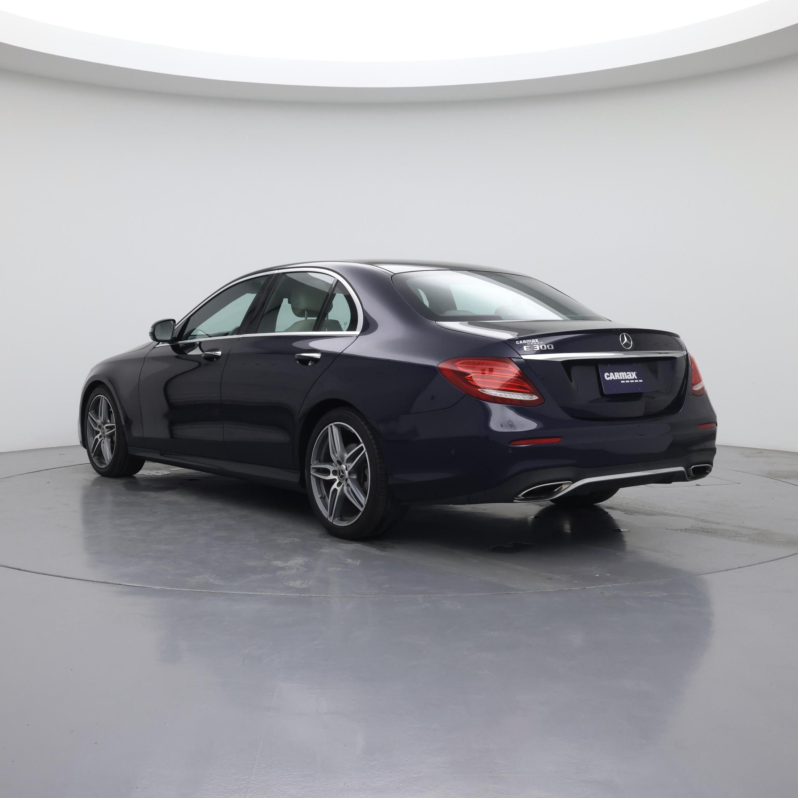 Thumbnail: 2018 Mercedes-Benz E-Class - 2