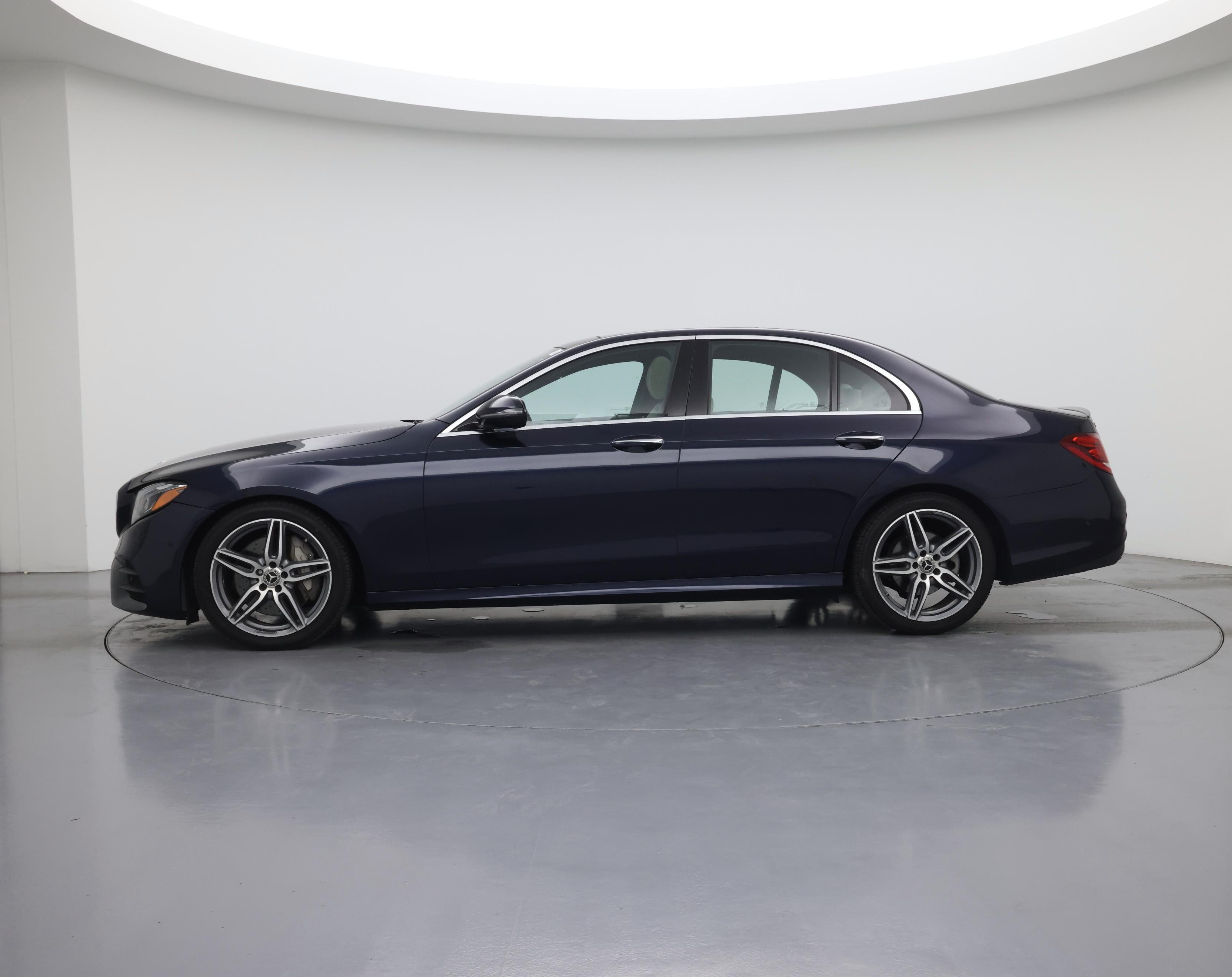 Thumbnail: 2018 Mercedes-Benz E-Class - 3