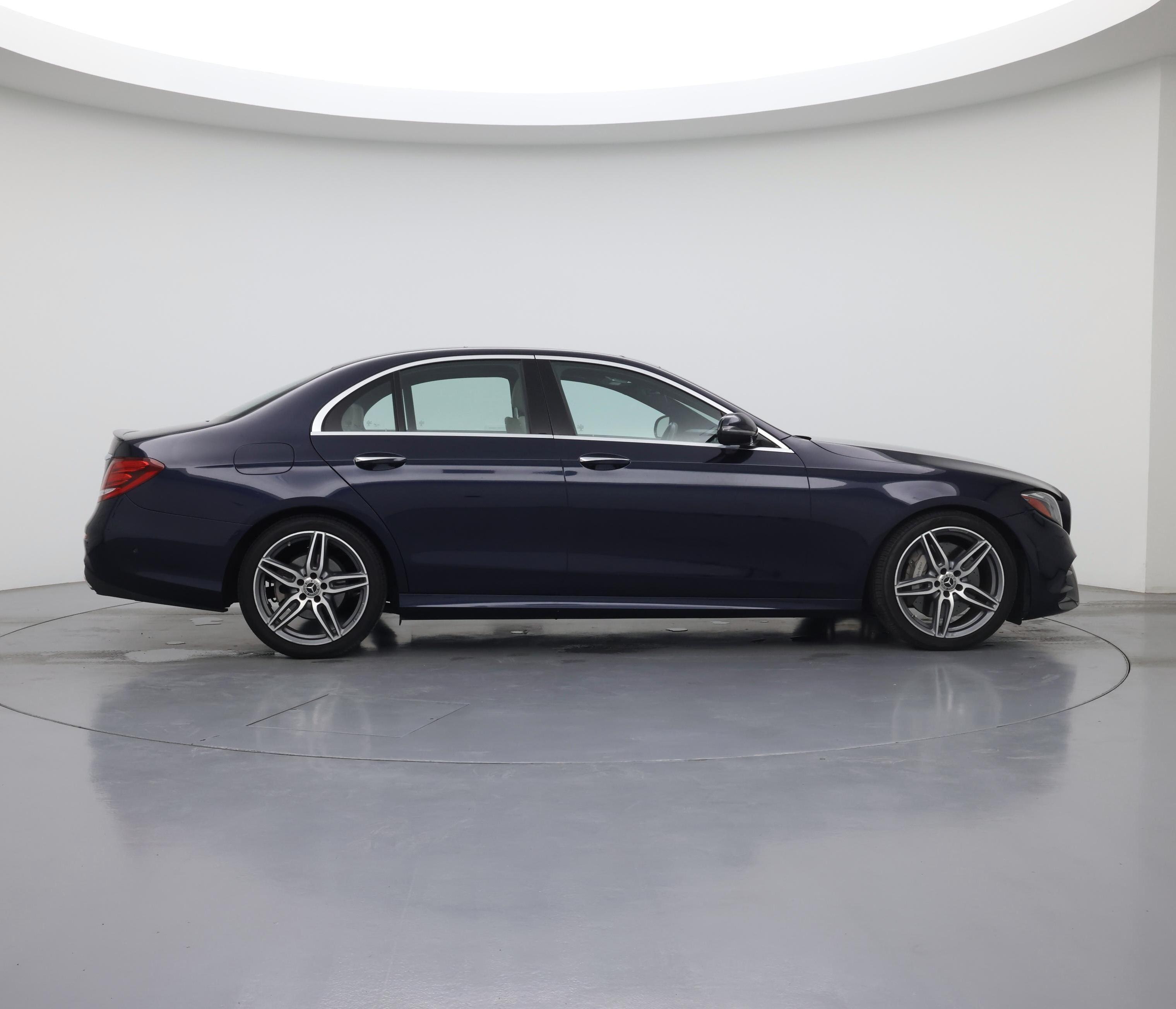 Thumbnail: 2018 Mercedes-Benz E-Class - 7