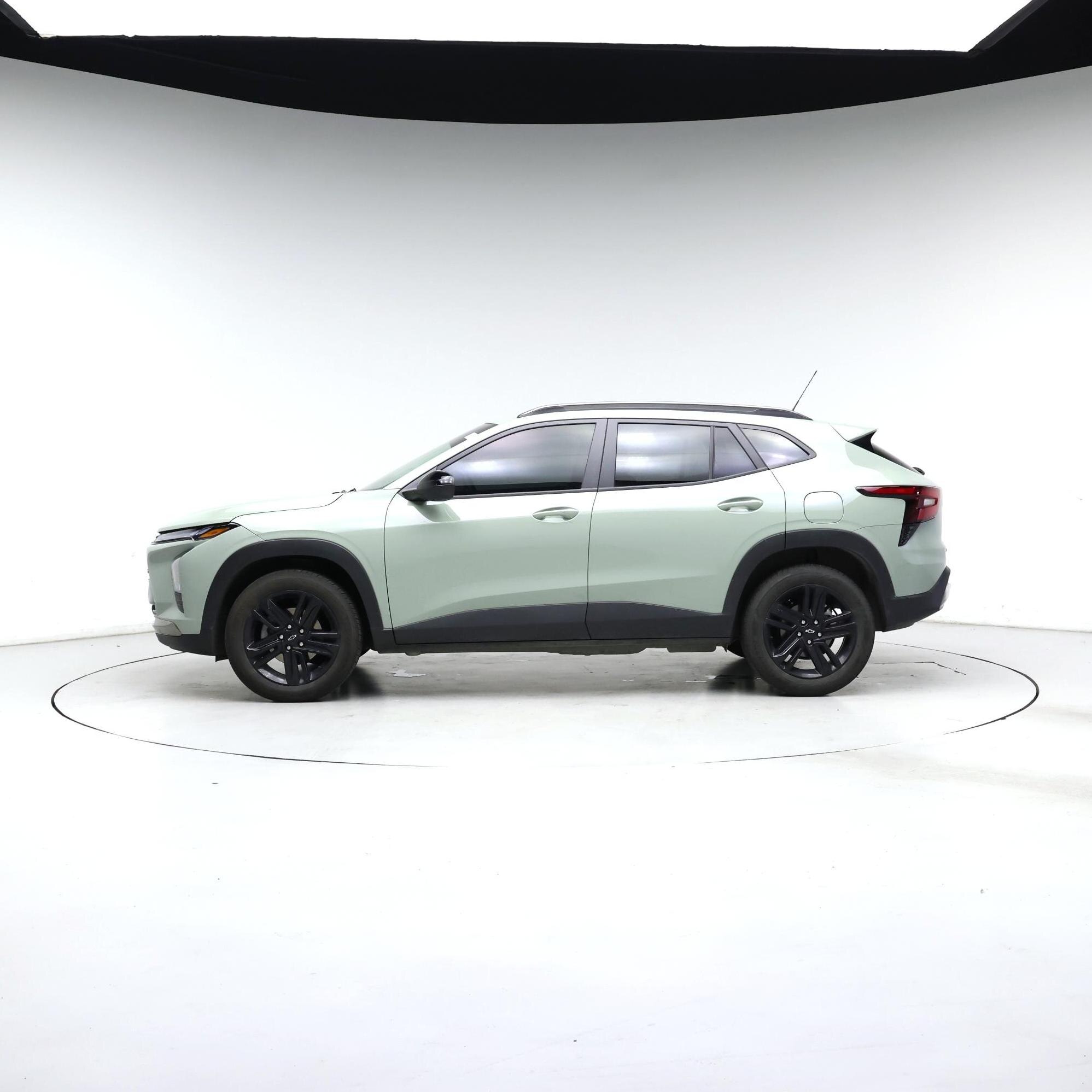 Thumbnail: 2025 Chevrolet Trax - 3