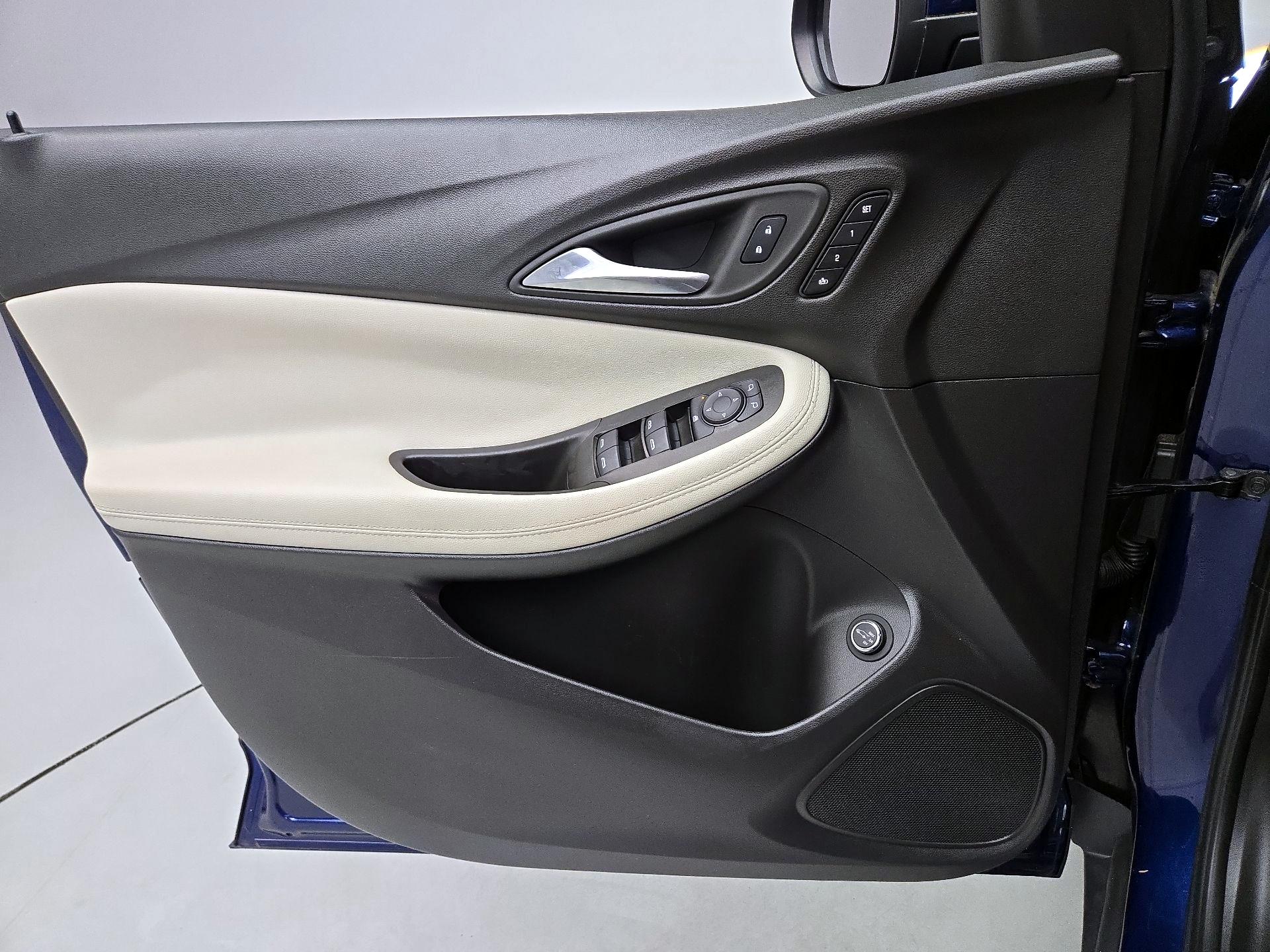 Thumbnail: 2022 Buick Encore GX - 12