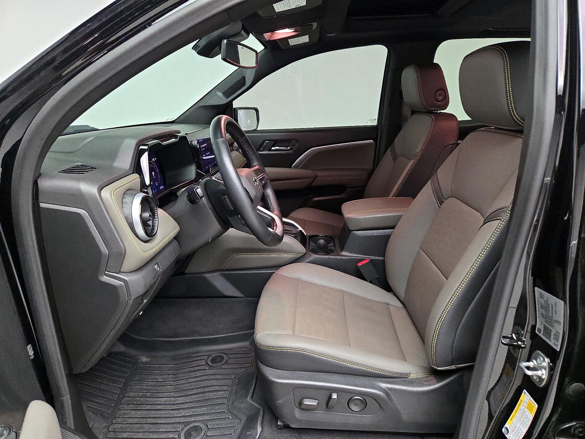 Thumbnail: 2024 Chevrolet Colorado - 11