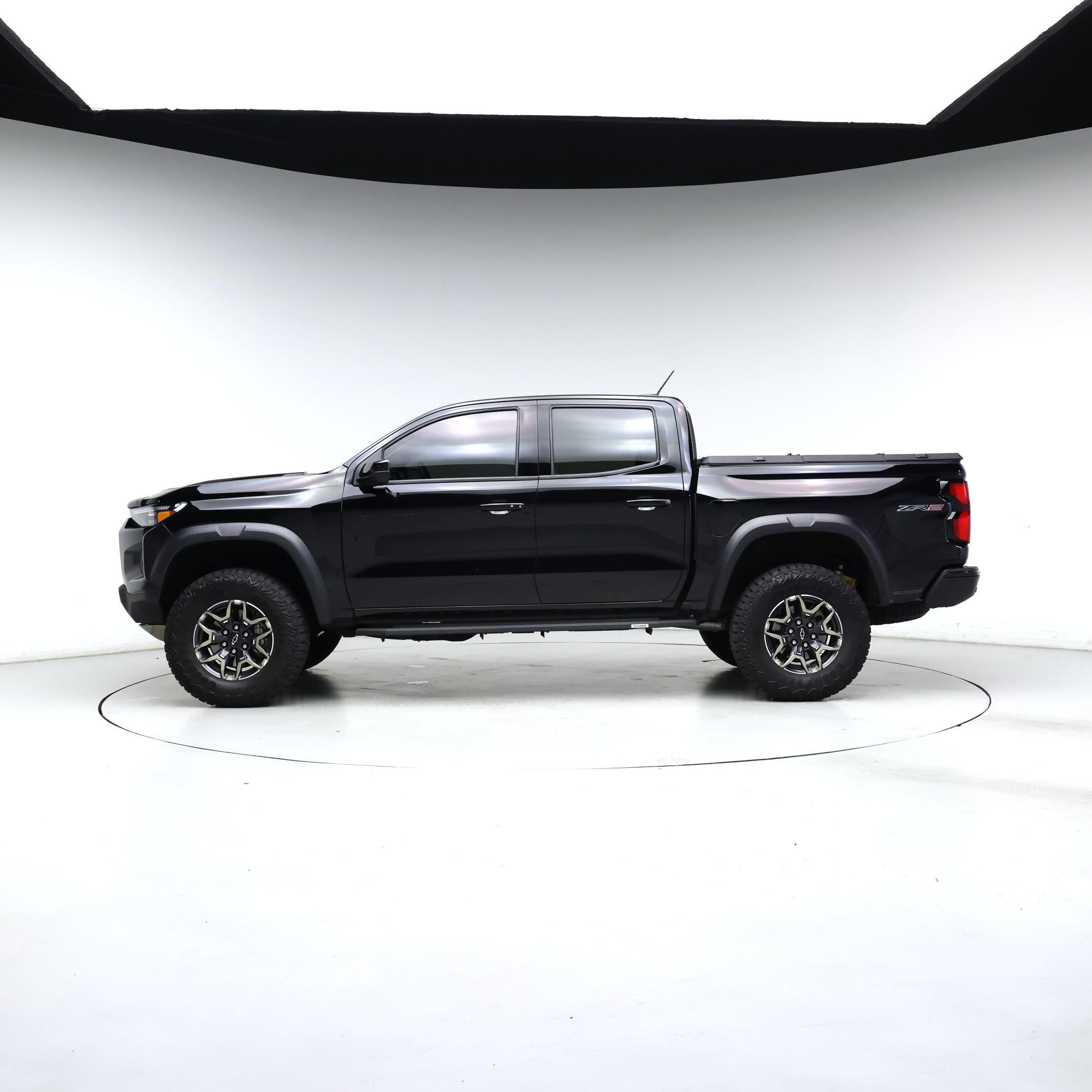 Thumbnail: 2024 Chevrolet Colorado - 3