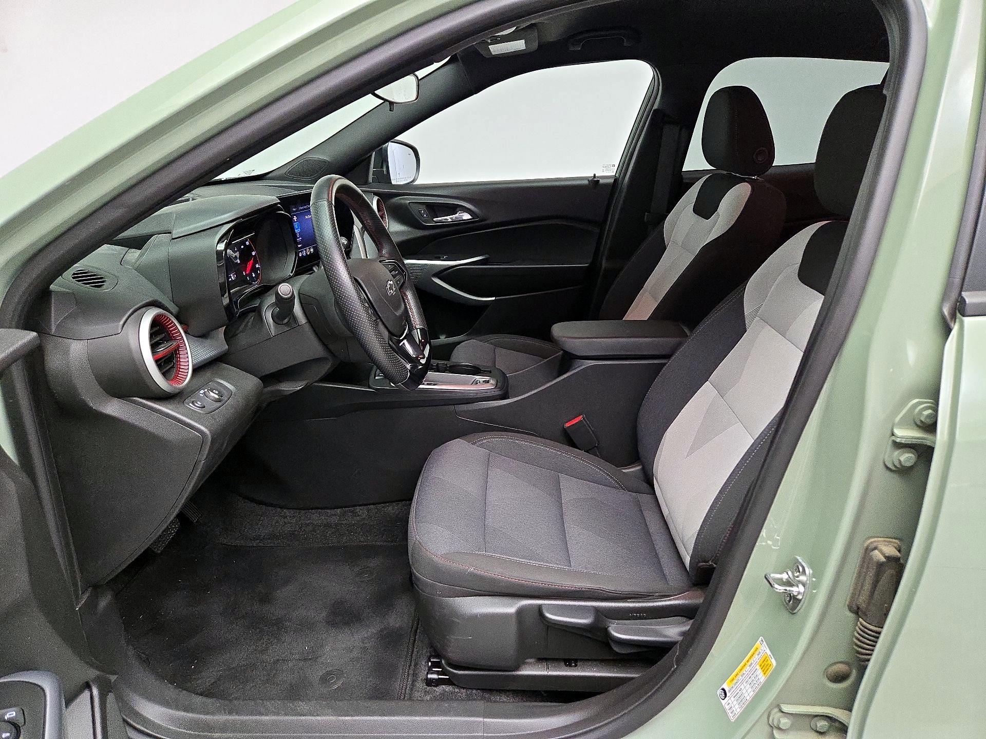 Thumbnail: 2024 Chevrolet Trax - 11