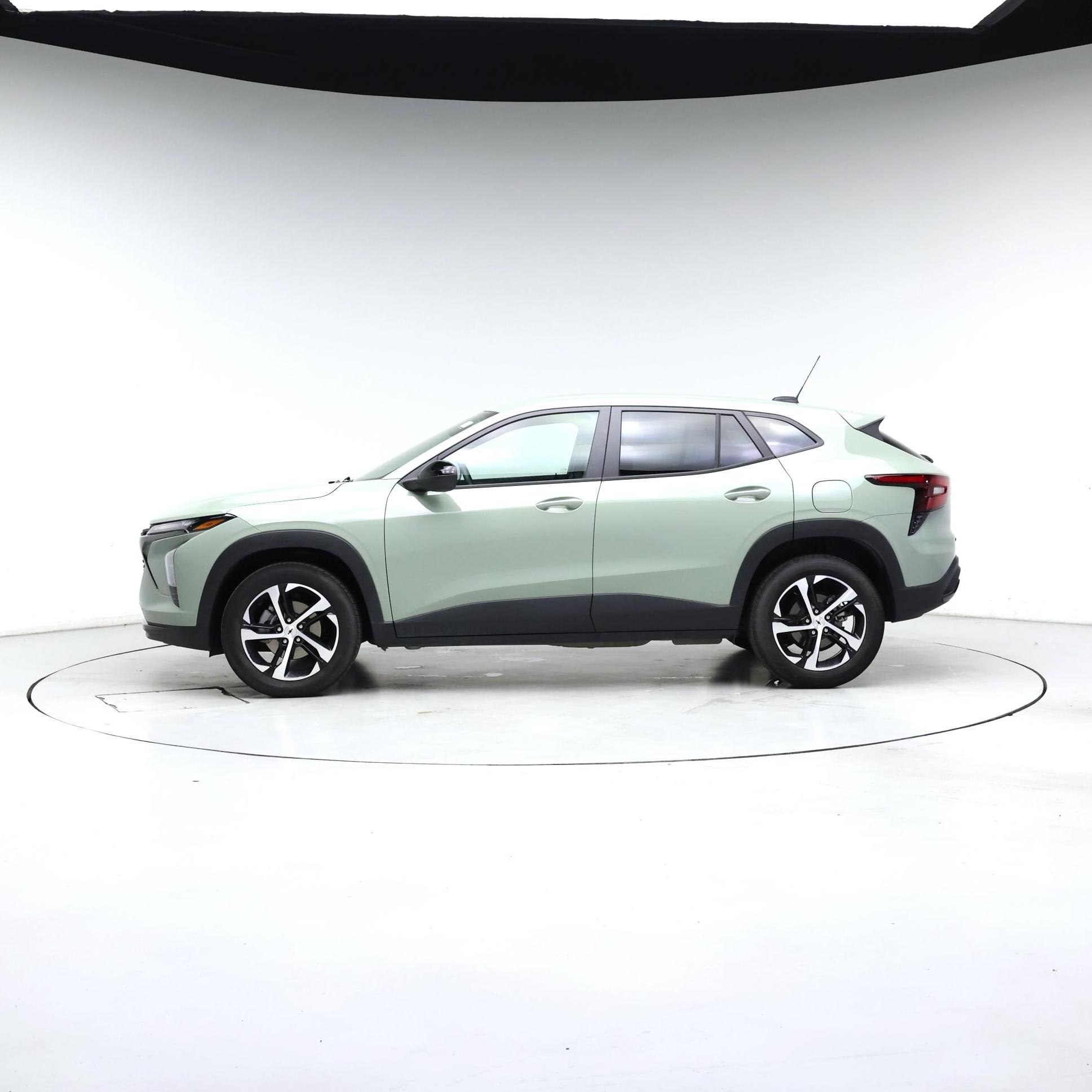 Thumbnail: 2024 Chevrolet Trax - 3