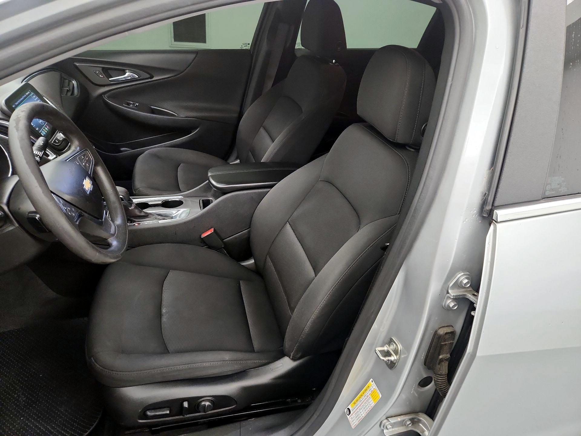 Thumbnail: 2021 Chevrolet Malibu - 11