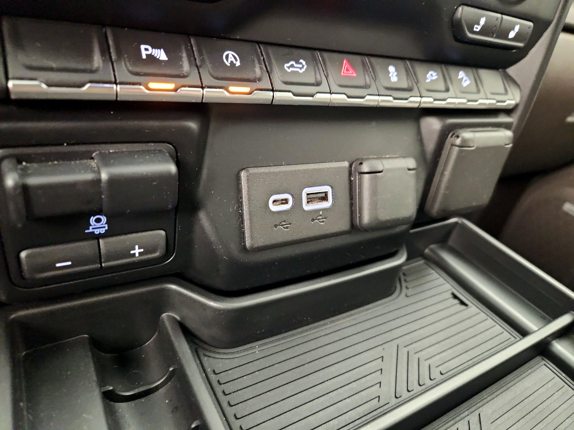 Thumbnail: 2020 Chevrolet Silverado 1500 - 17