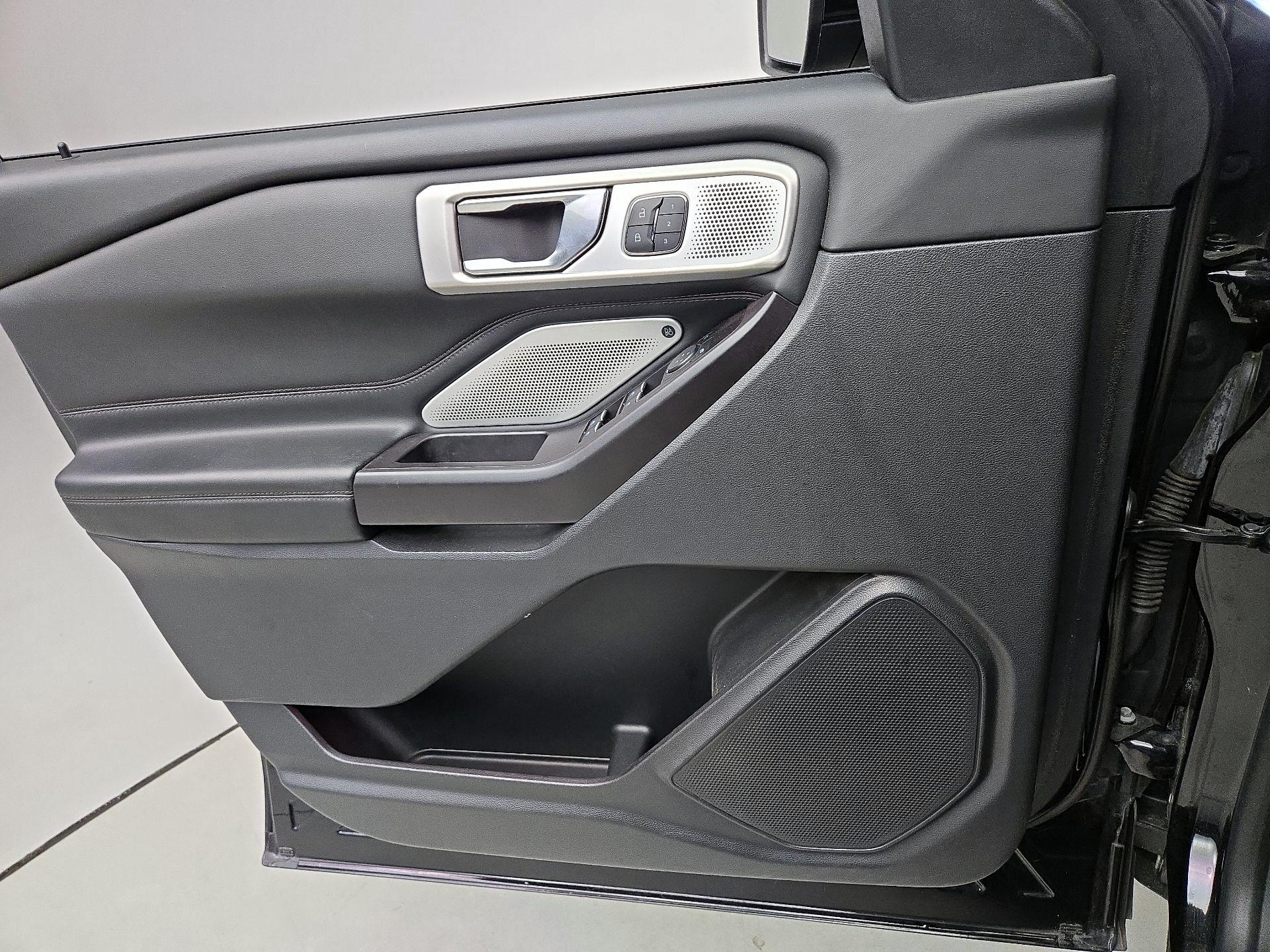 Thumbnail: 2020 Ford Explorer - 12