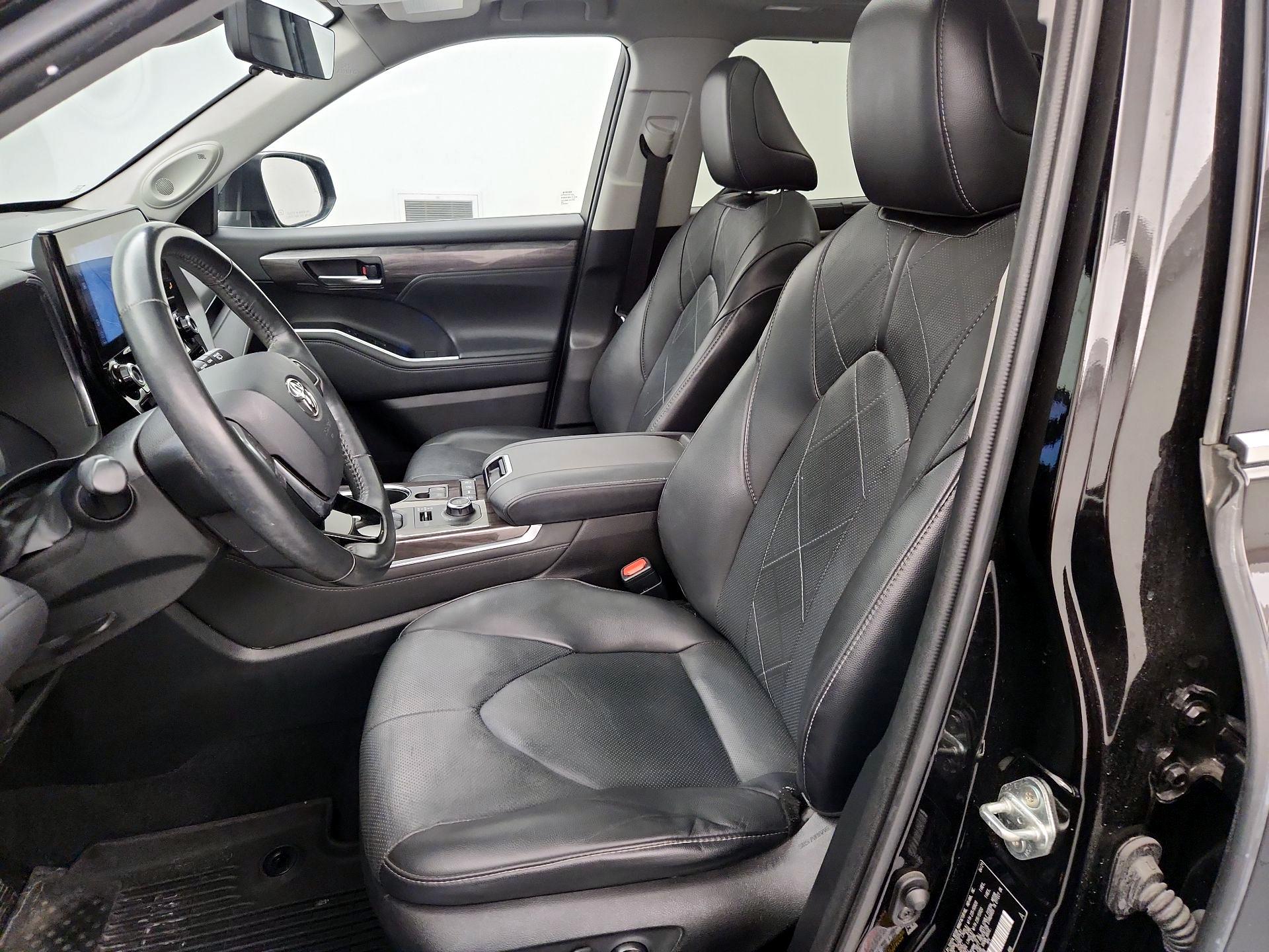 Thumbnail: 2021 Toyota Highlander - 11