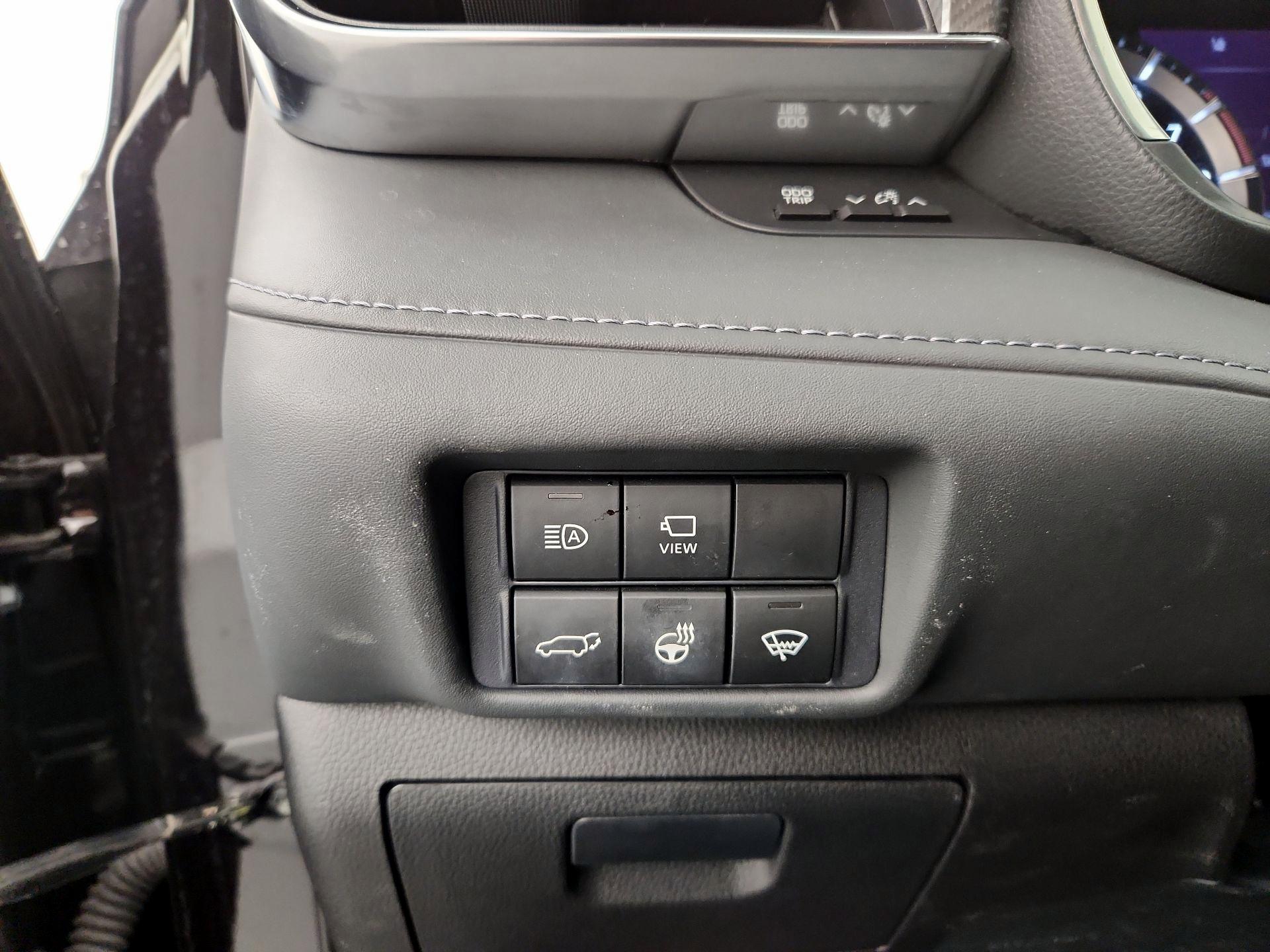 Thumbnail: 2021 Toyota Highlander - 13