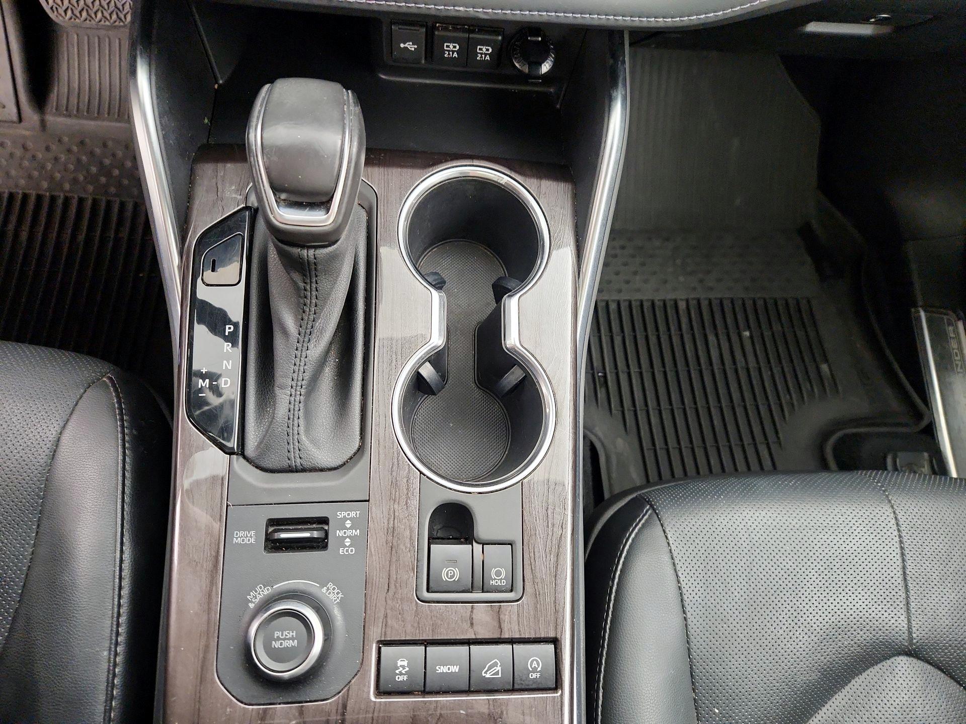 Thumbnail: 2021 Toyota Highlander - 18