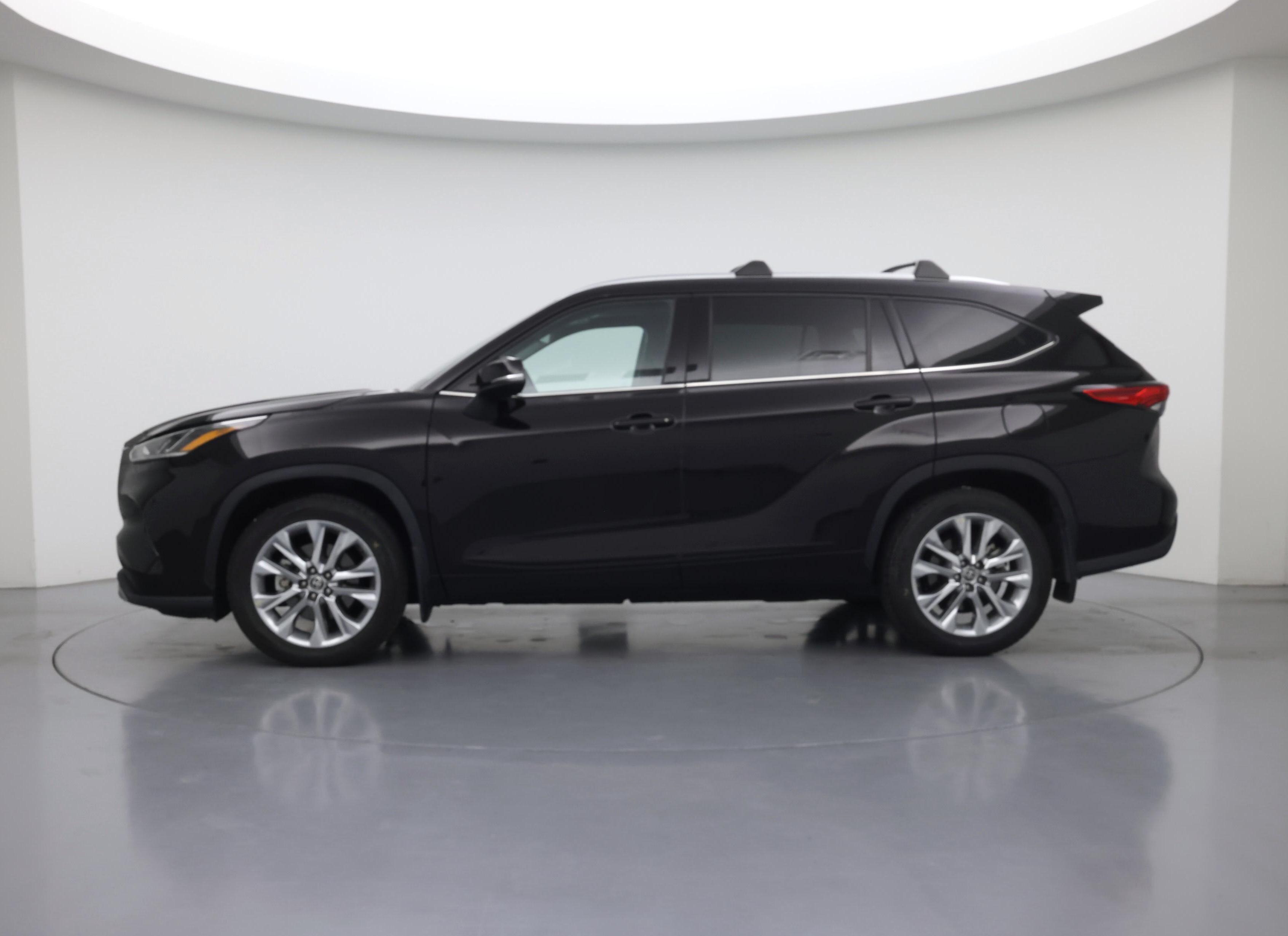 Thumbnail: 2021 Toyota Highlander - 3