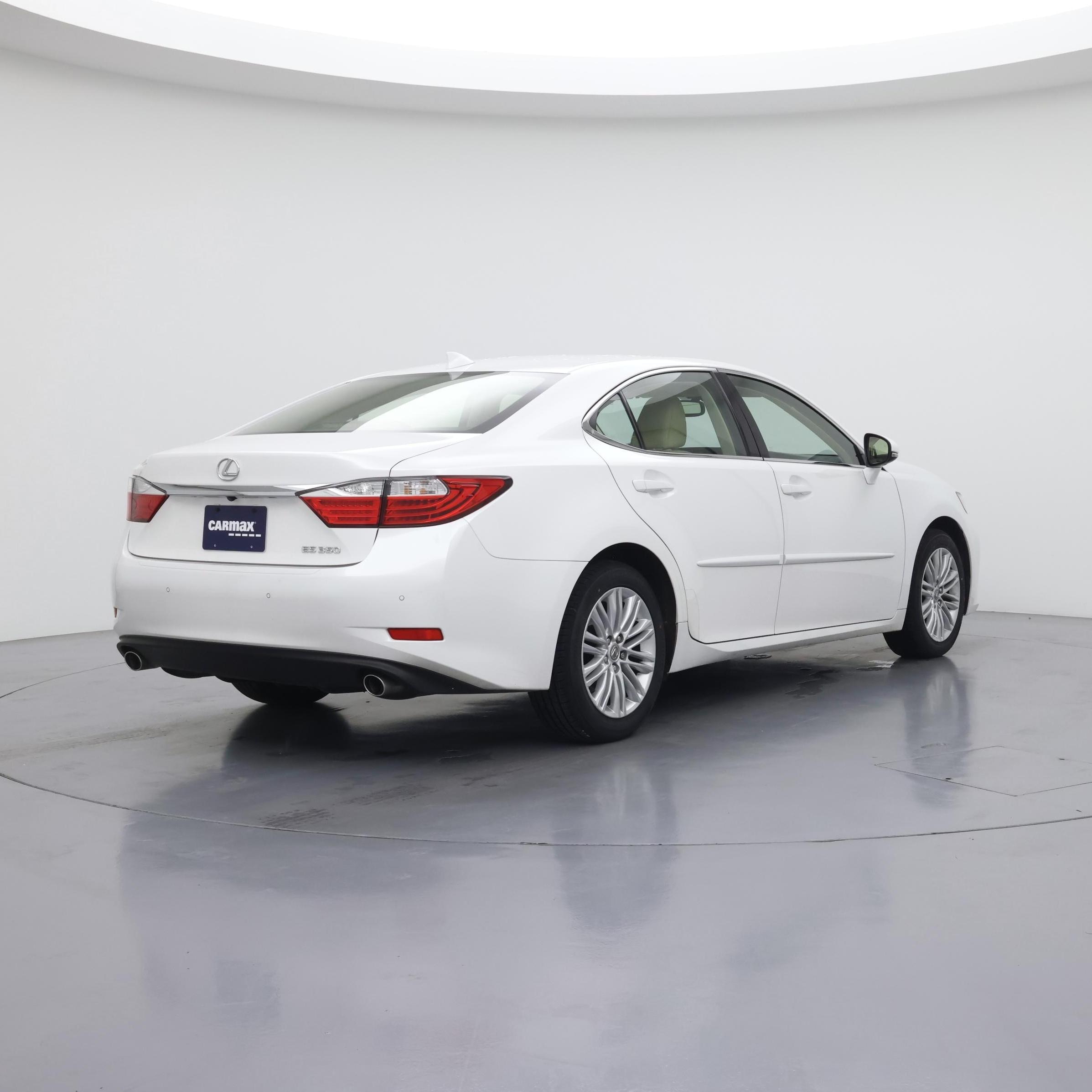 Thumbnail: 2015 Lexus ES - 8