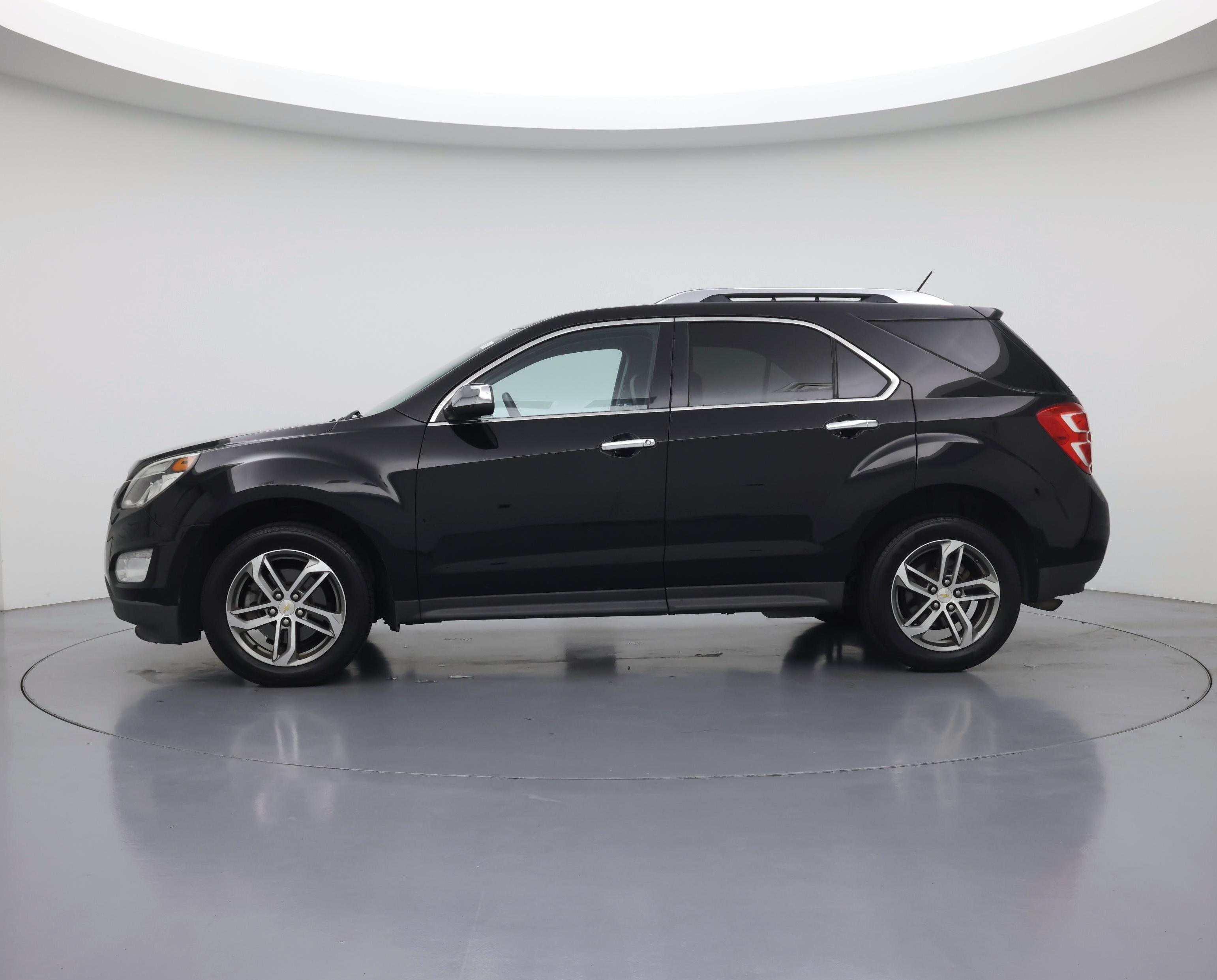 Thumbnail: 2017 Chevrolet Equinox - 3