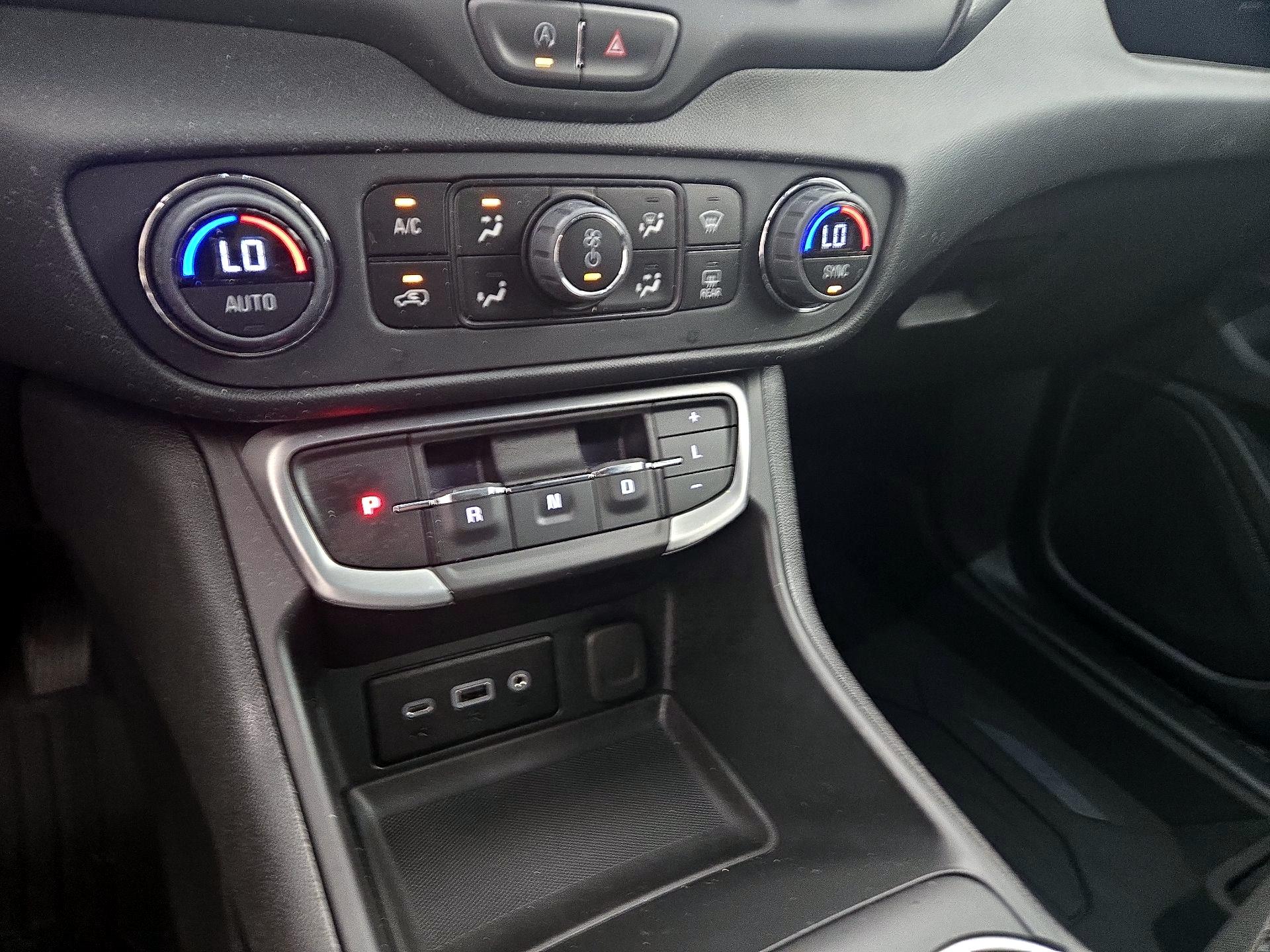 Thumbnail: 2023 GMC Terrain - 17