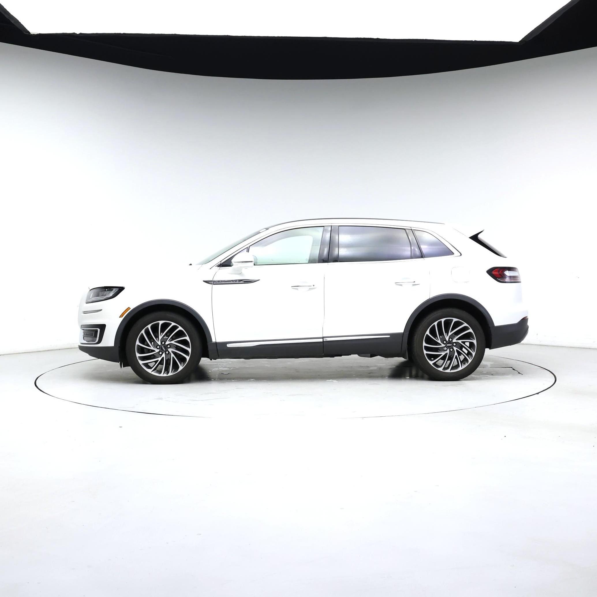 Thumbnail: 2020 Lincoln Nautilus - 3