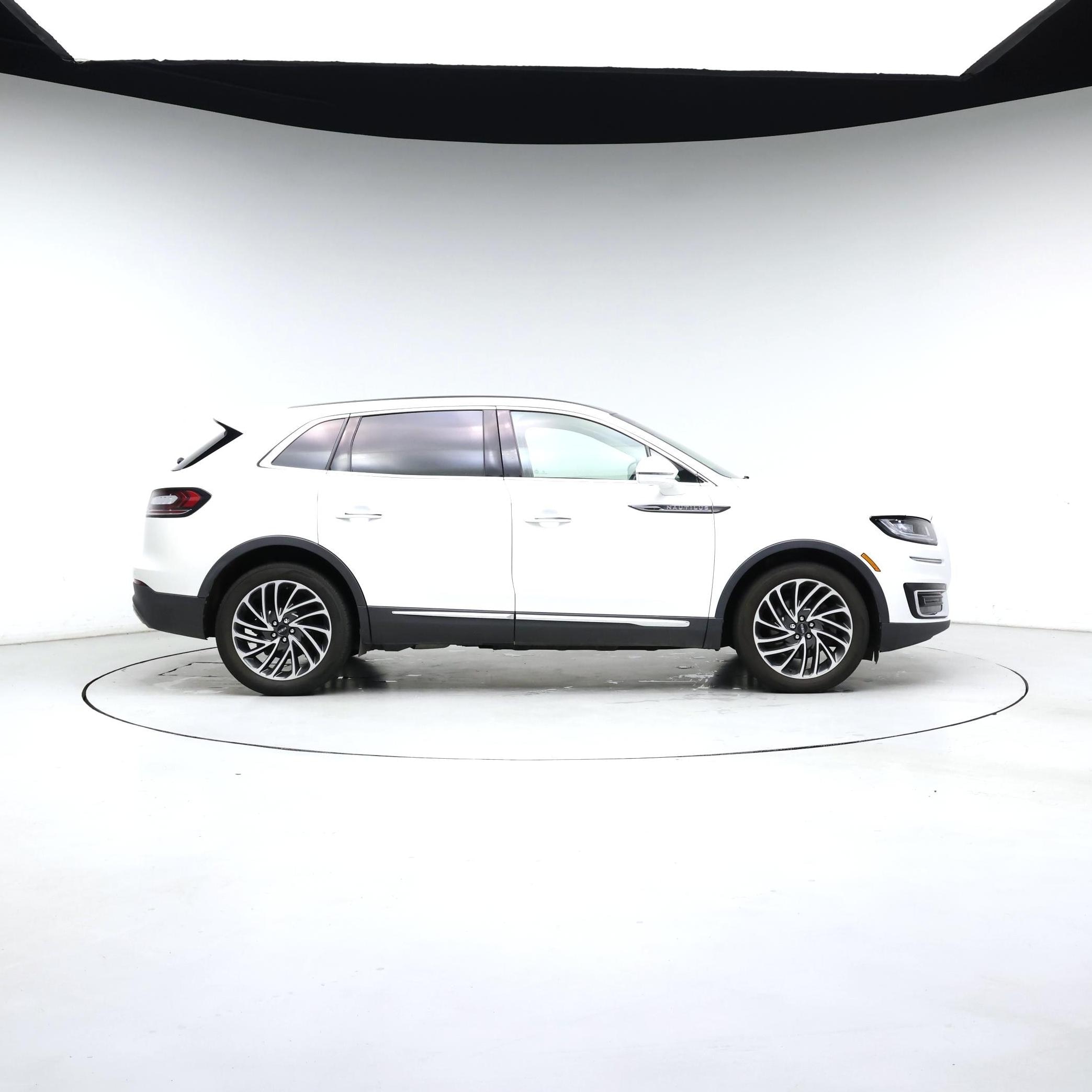 Thumbnail: 2020 Lincoln Nautilus - 7