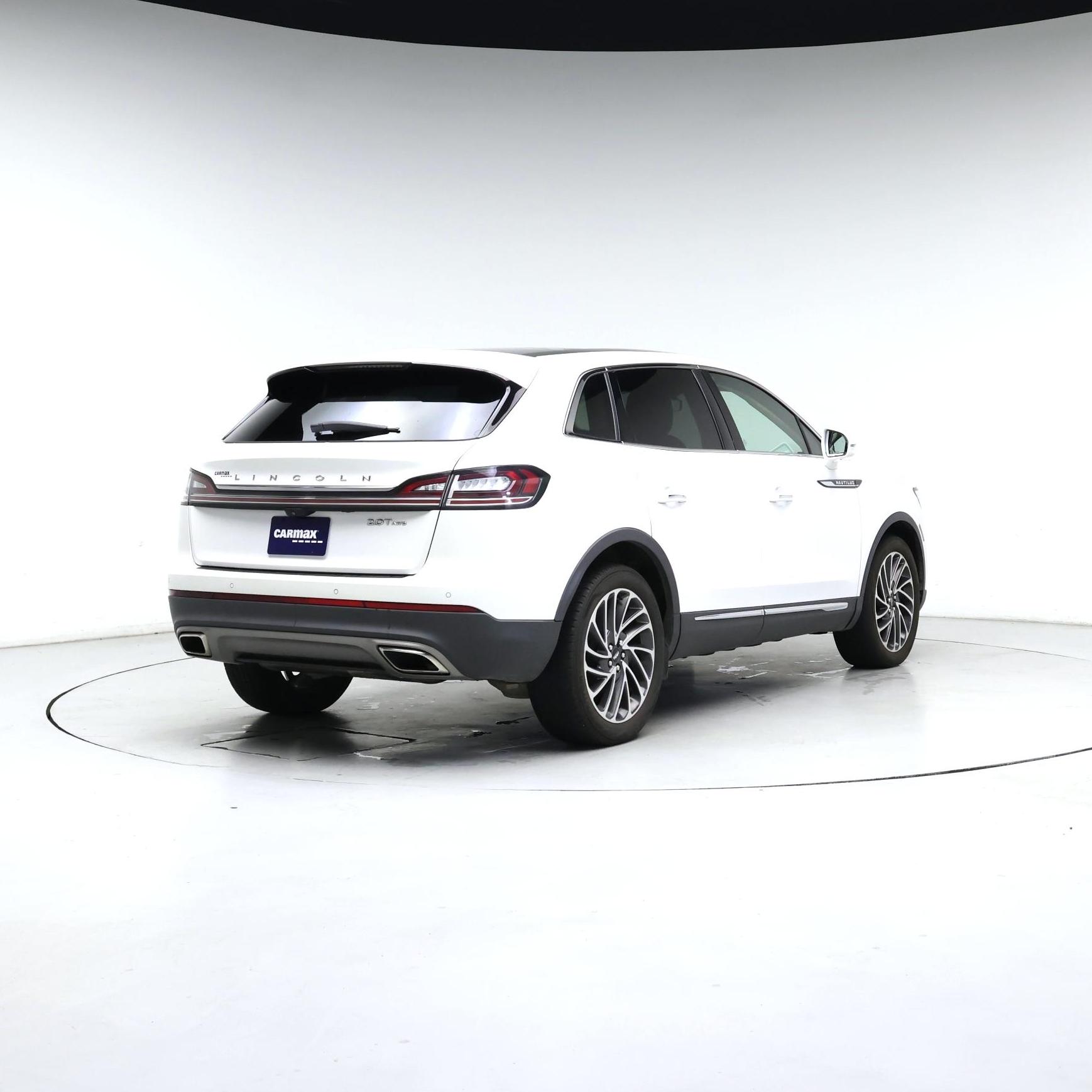 Thumbnail: 2020 Lincoln Nautilus - 8