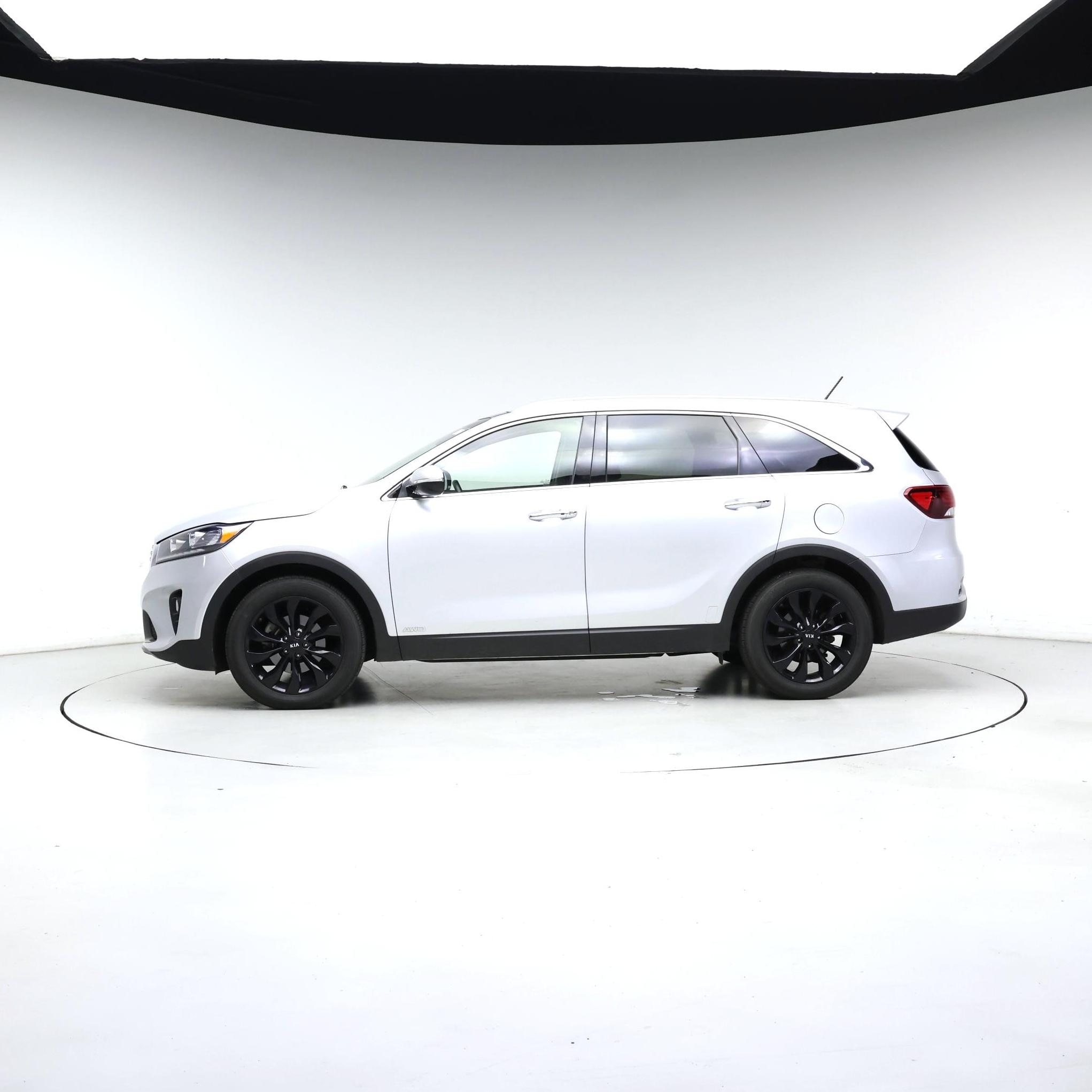 Thumbnail: 2020 Kia Sorento - 3