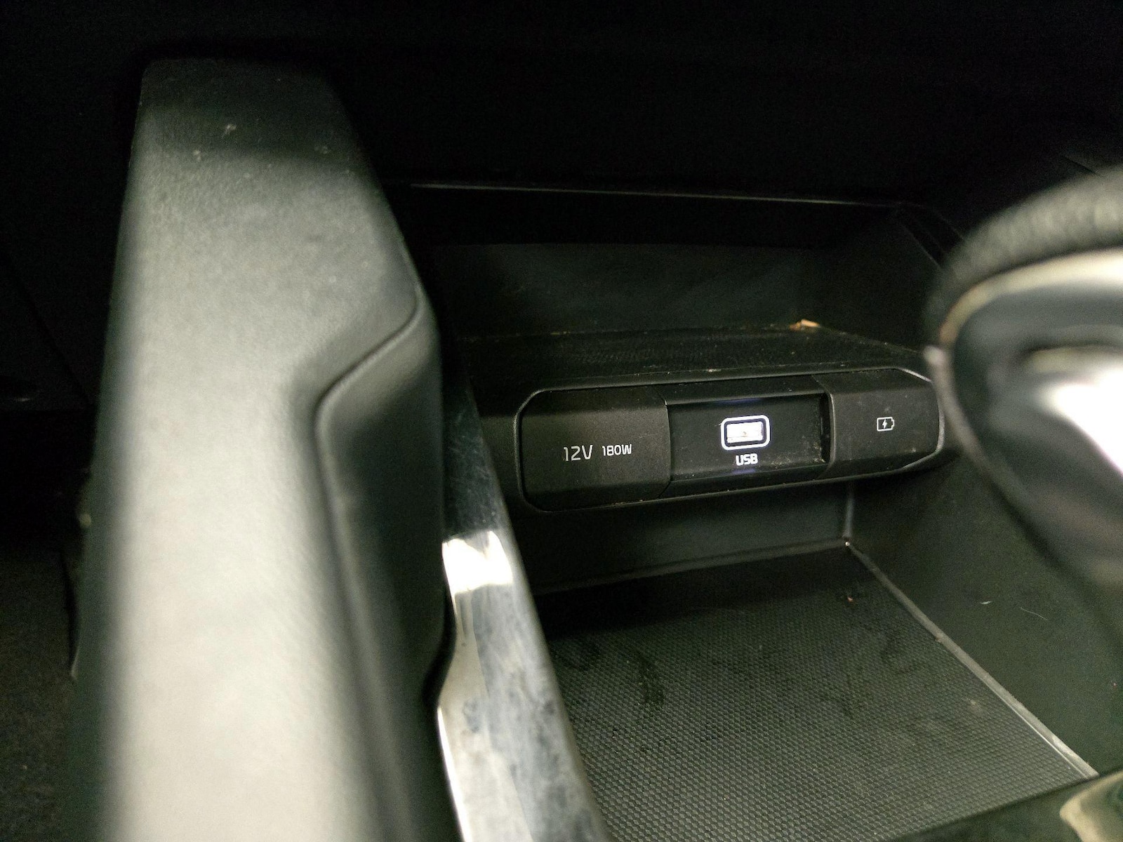 2020 Kia Telluride LX - Photo 19