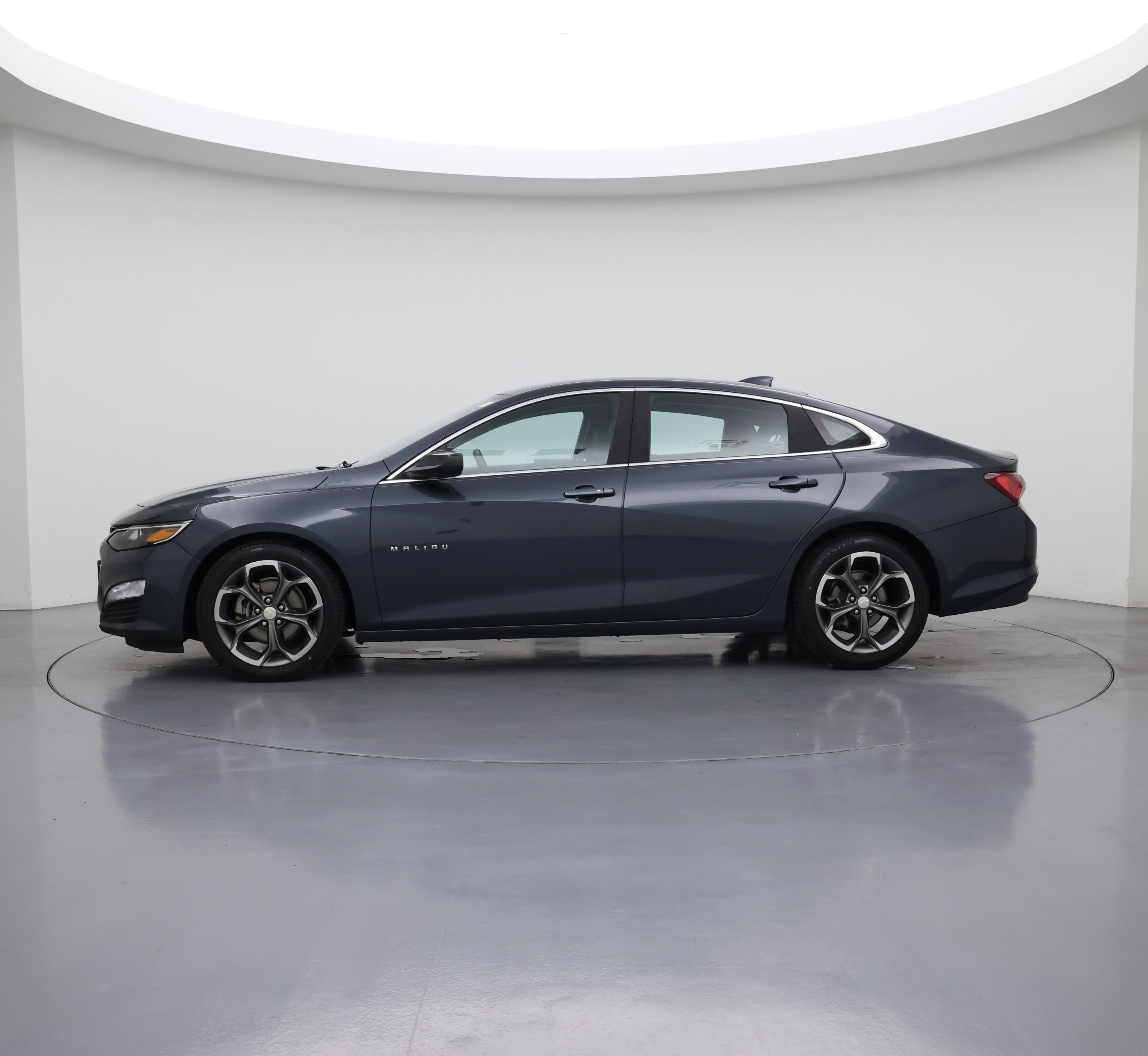 Thumbnail: 2020 Chevrolet Malibu - 3