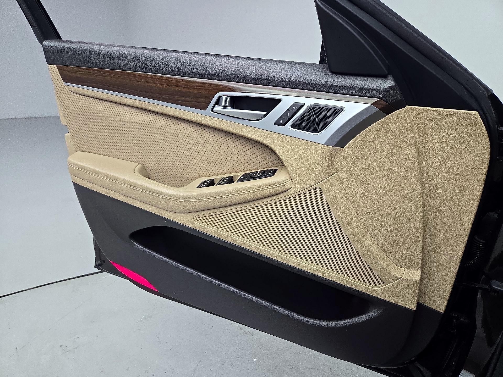 Thumbnail: 2018 Genesis G80 - 12