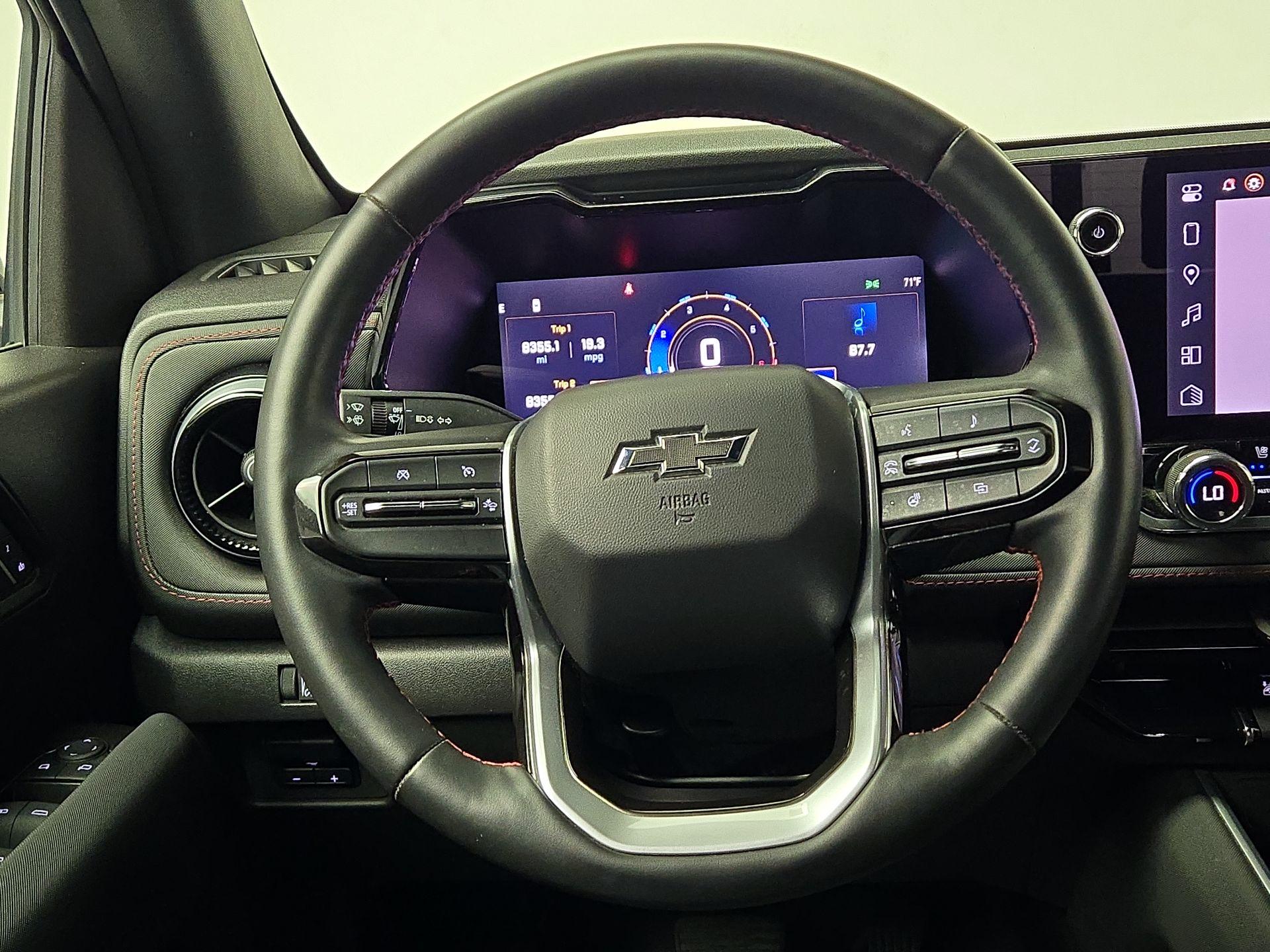 Thumbnail: 2024 Chevrolet Colorado - 10