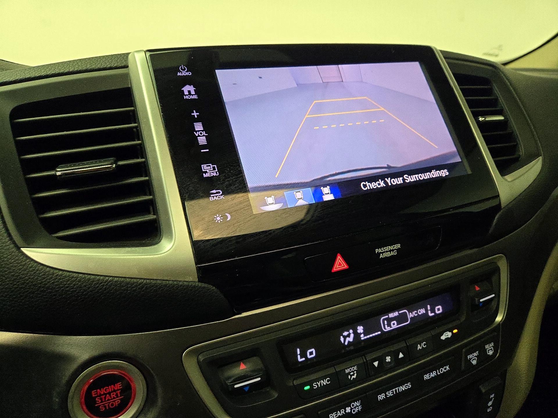 Thumbnail: 2018 Honda Pilot - 14