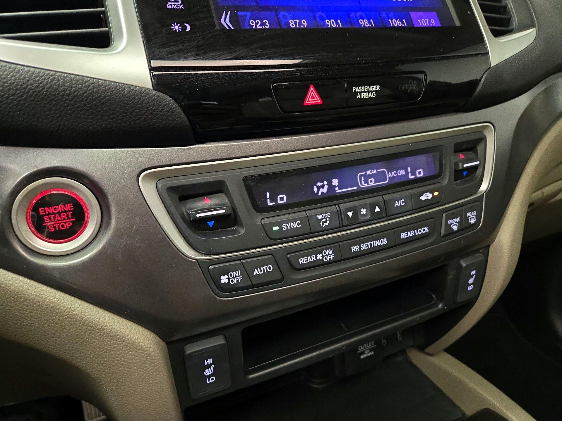Thumbnail: 2018 Honda Pilot - 16