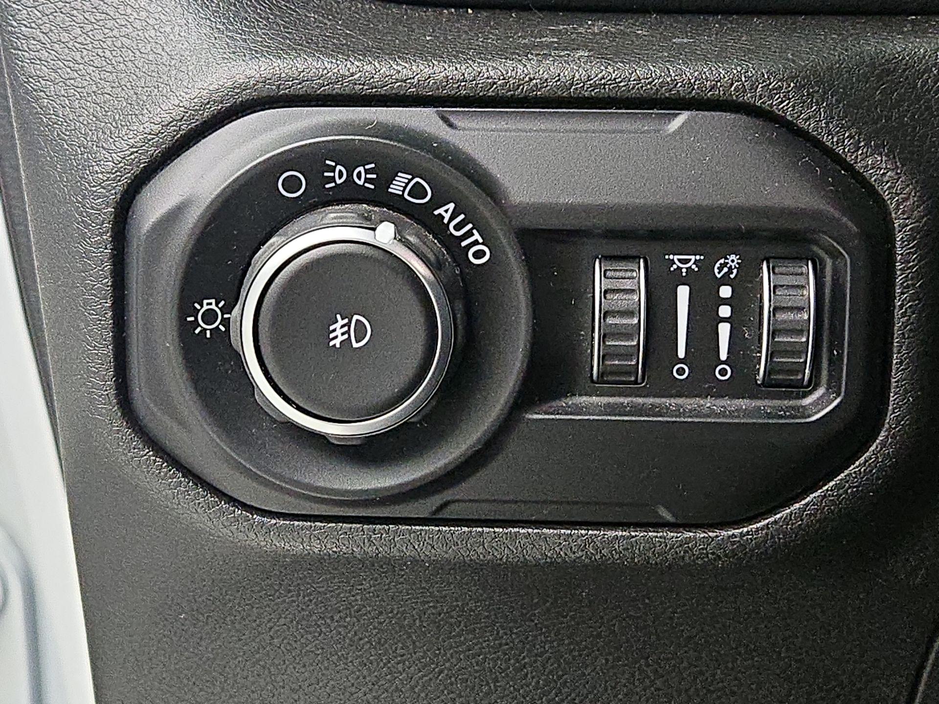 Thumbnail: 2019 Jeep Wrangler - 13