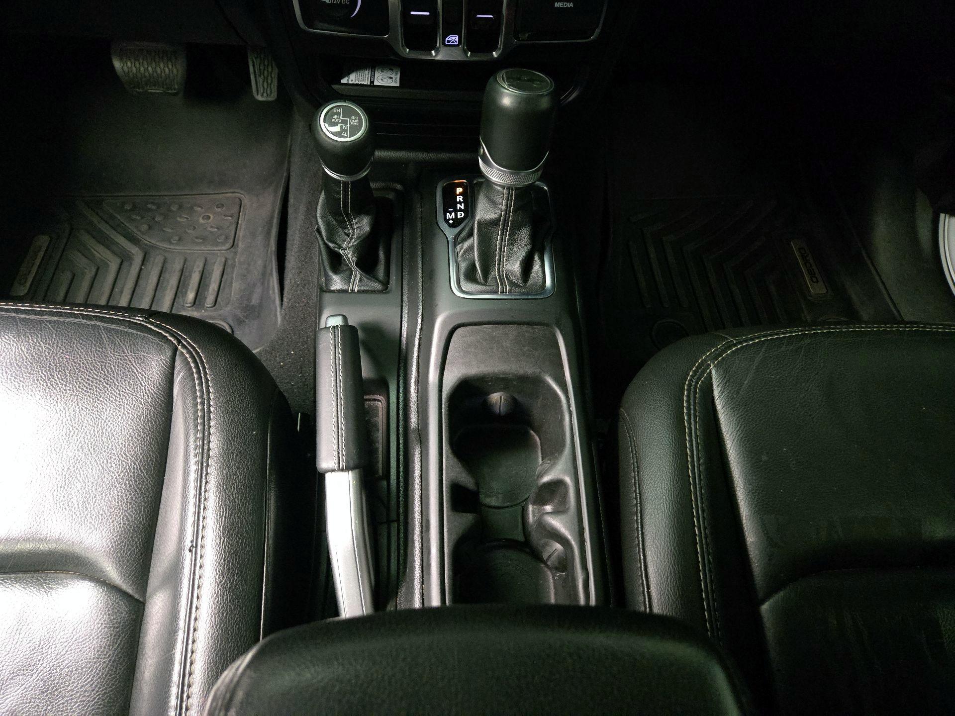 Thumbnail: 2019 Jeep Wrangler - 18
