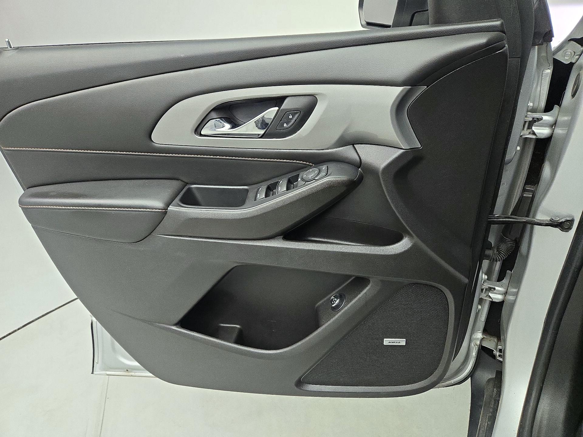 Thumbnail: 2021 Chevrolet Traverse - 12