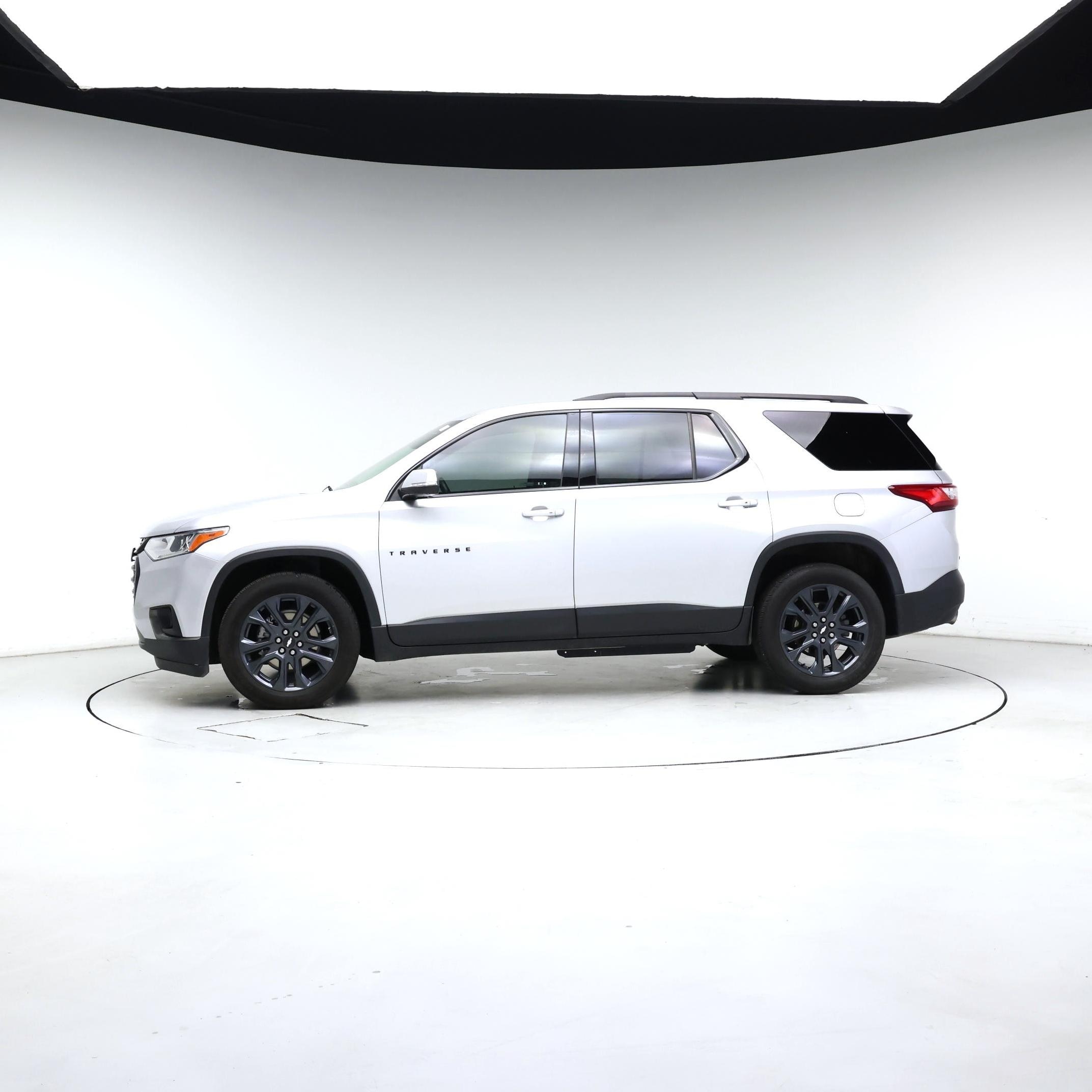 Thumbnail: 2021 Chevrolet Traverse - 3
