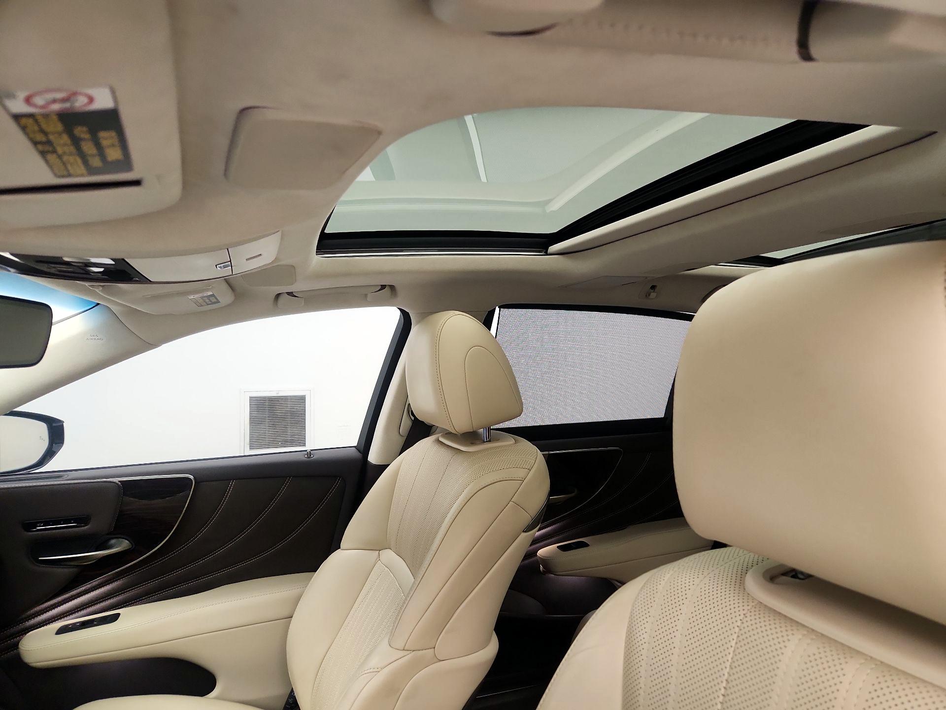 Thumbnail: 2018 Lexus LS - 20