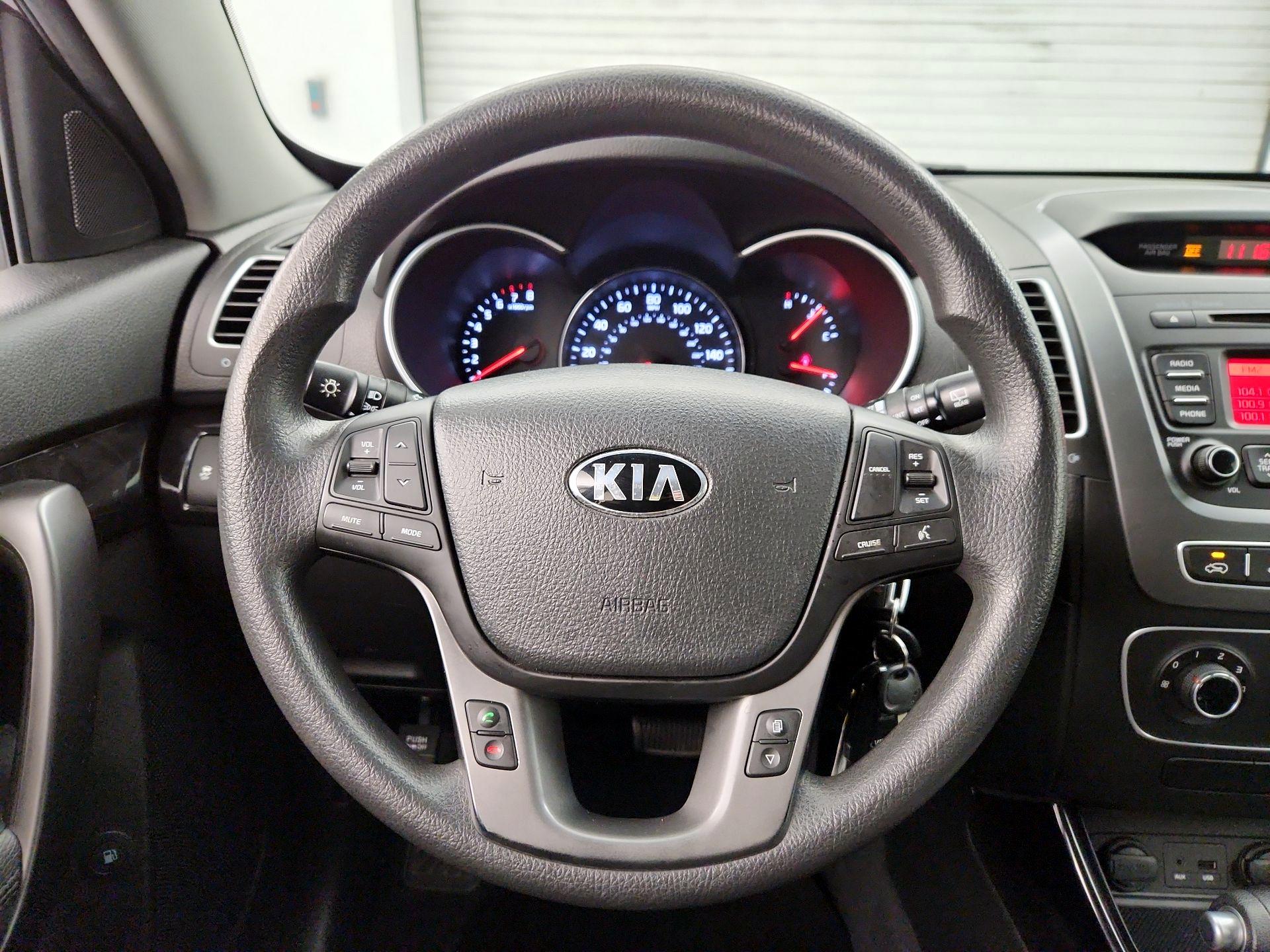 Thumbnail: 2015 Kia Sorento - 10