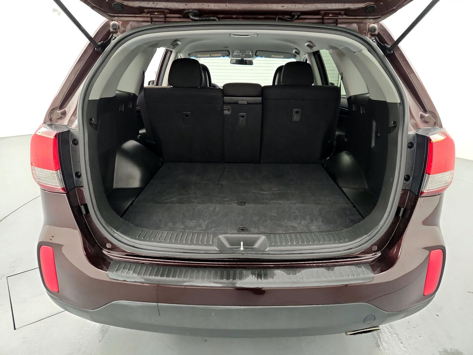 Thumbnail: 2015 Kia Sorento - 19