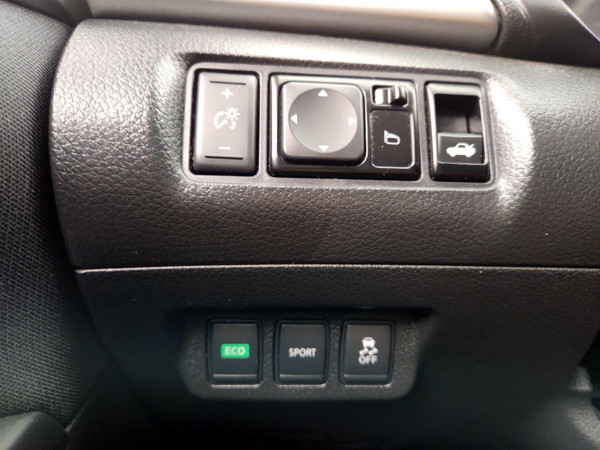 Thumbnail: 2016 Nissan Sentra - 13