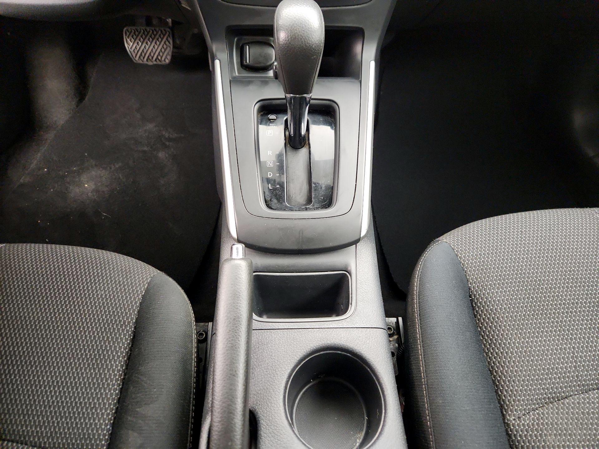Thumbnail: 2016 Nissan Sentra - 16
