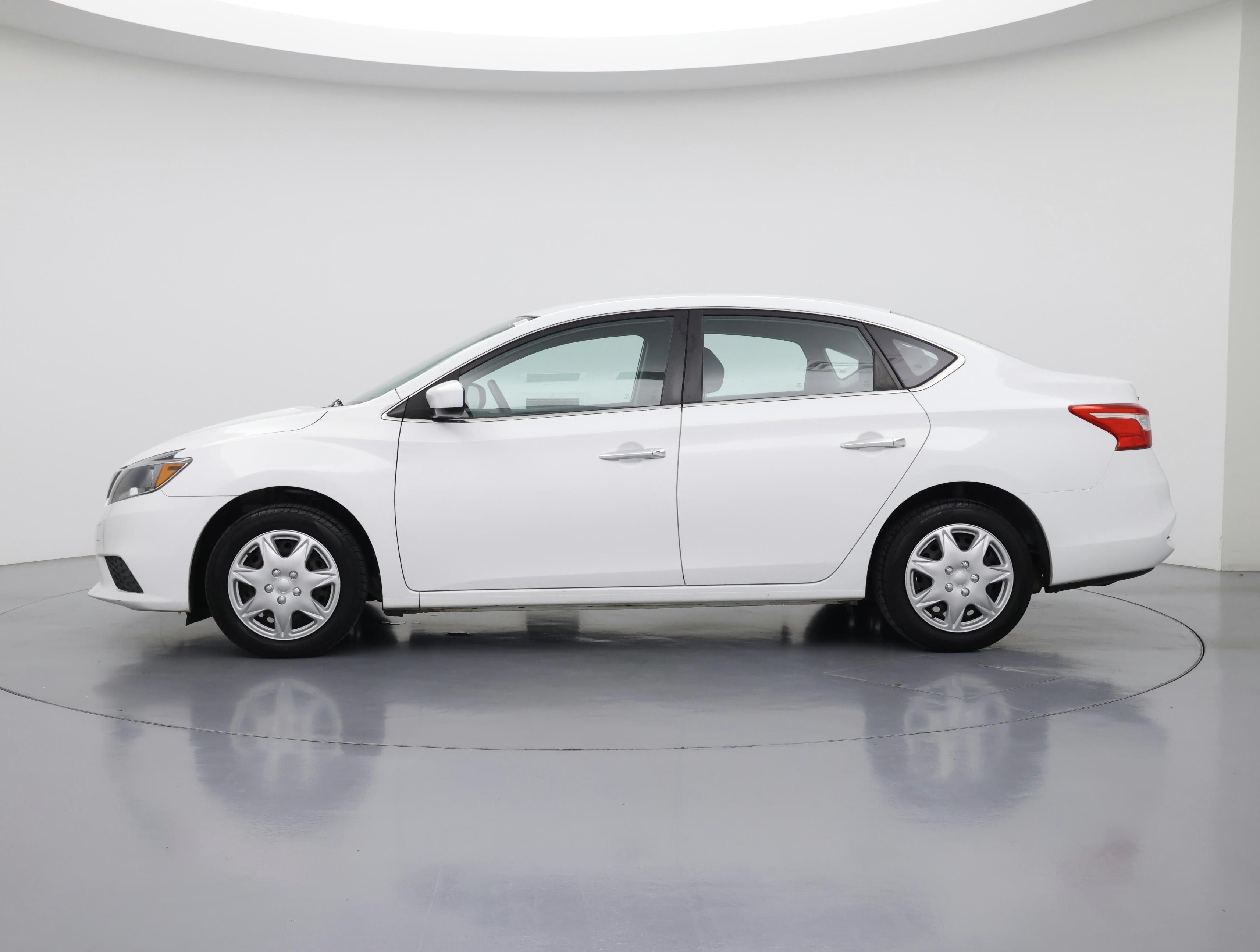 Thumbnail: 2016 Nissan Sentra - 3
