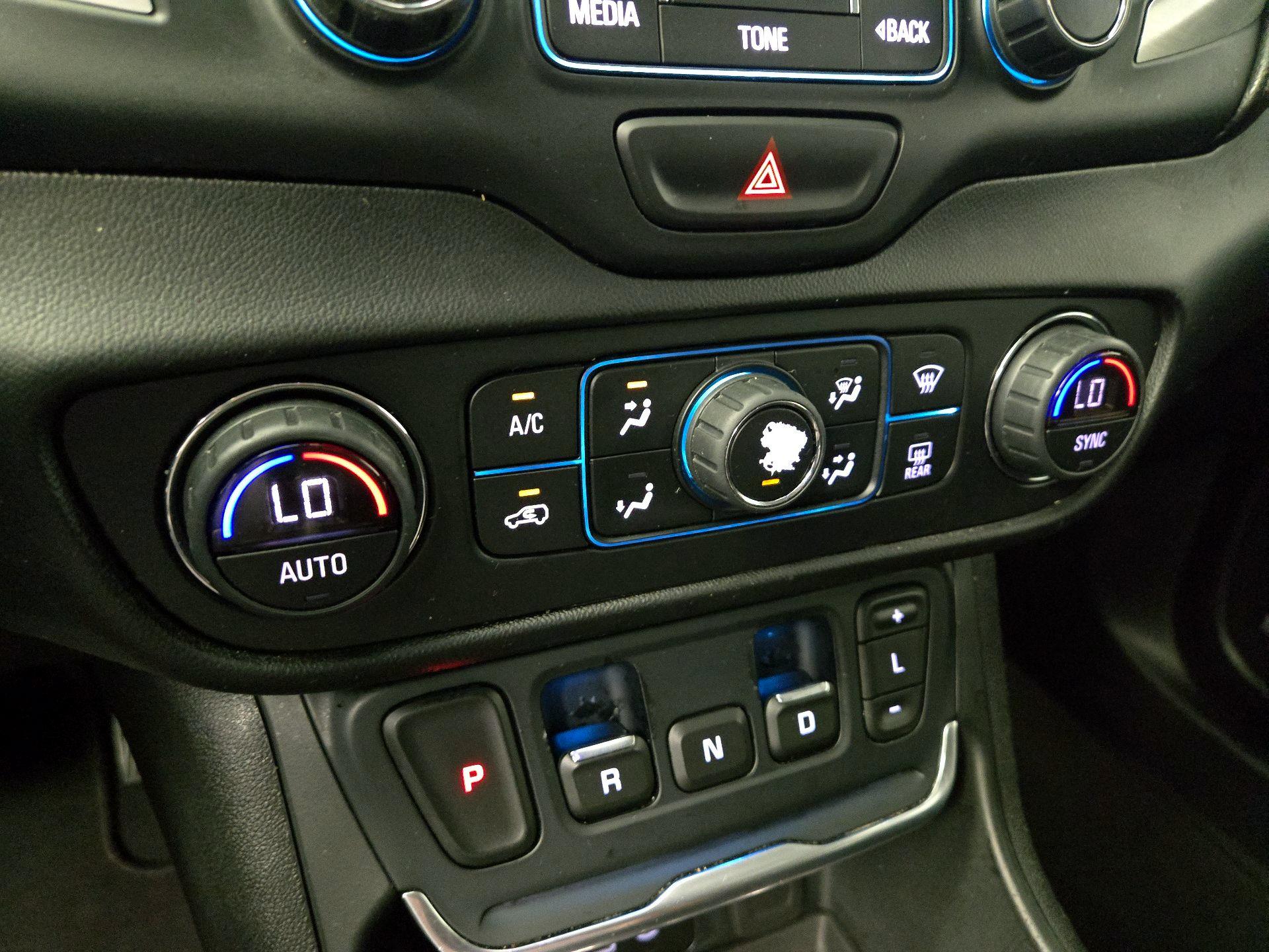 Thumbnail: 2018 GMC Terrain - 16