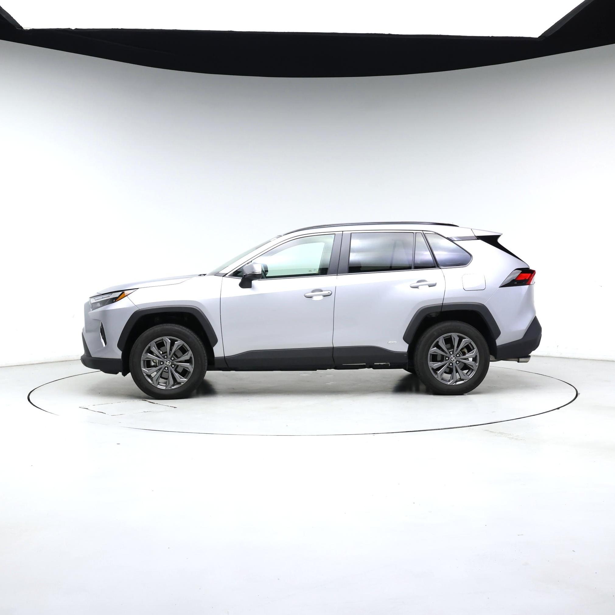 Thumbnail: 2025 Toyota RAV4 - 3