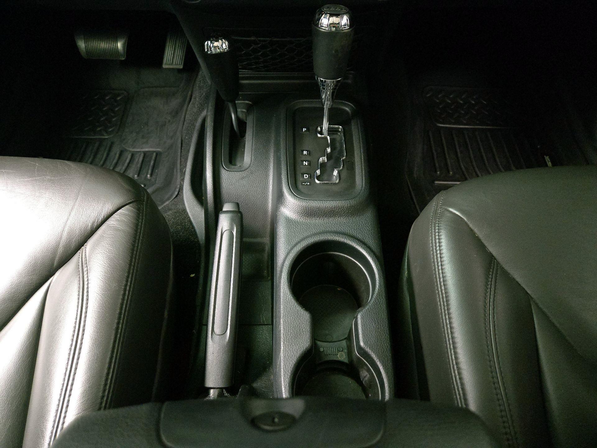 Thumbnail: 2016 Jeep Wrangler - 17