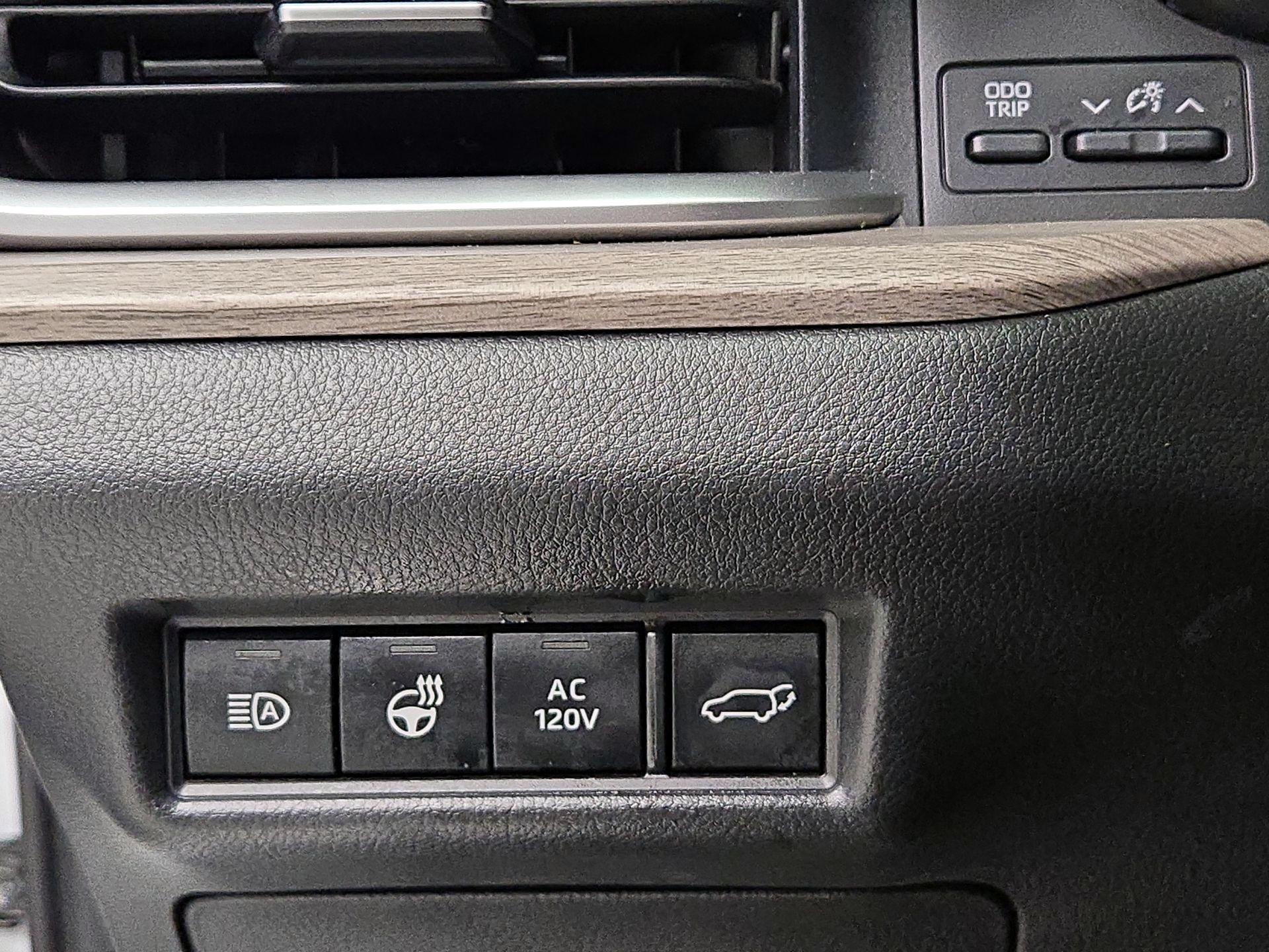 Thumbnail: 2026 Toyota Highlander - 13