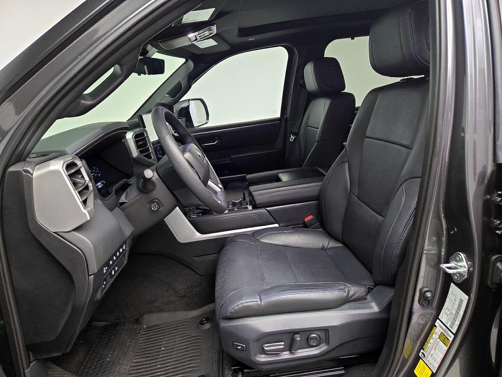 2025 Toyota Tundra Platinum - Photo 12